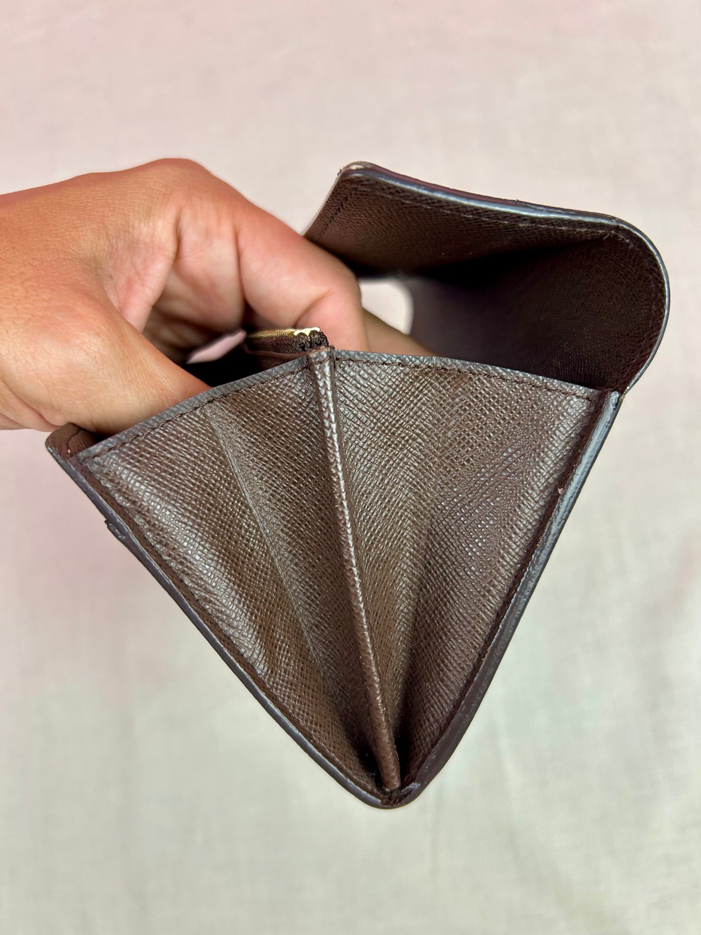 Sarah Wallet in DE