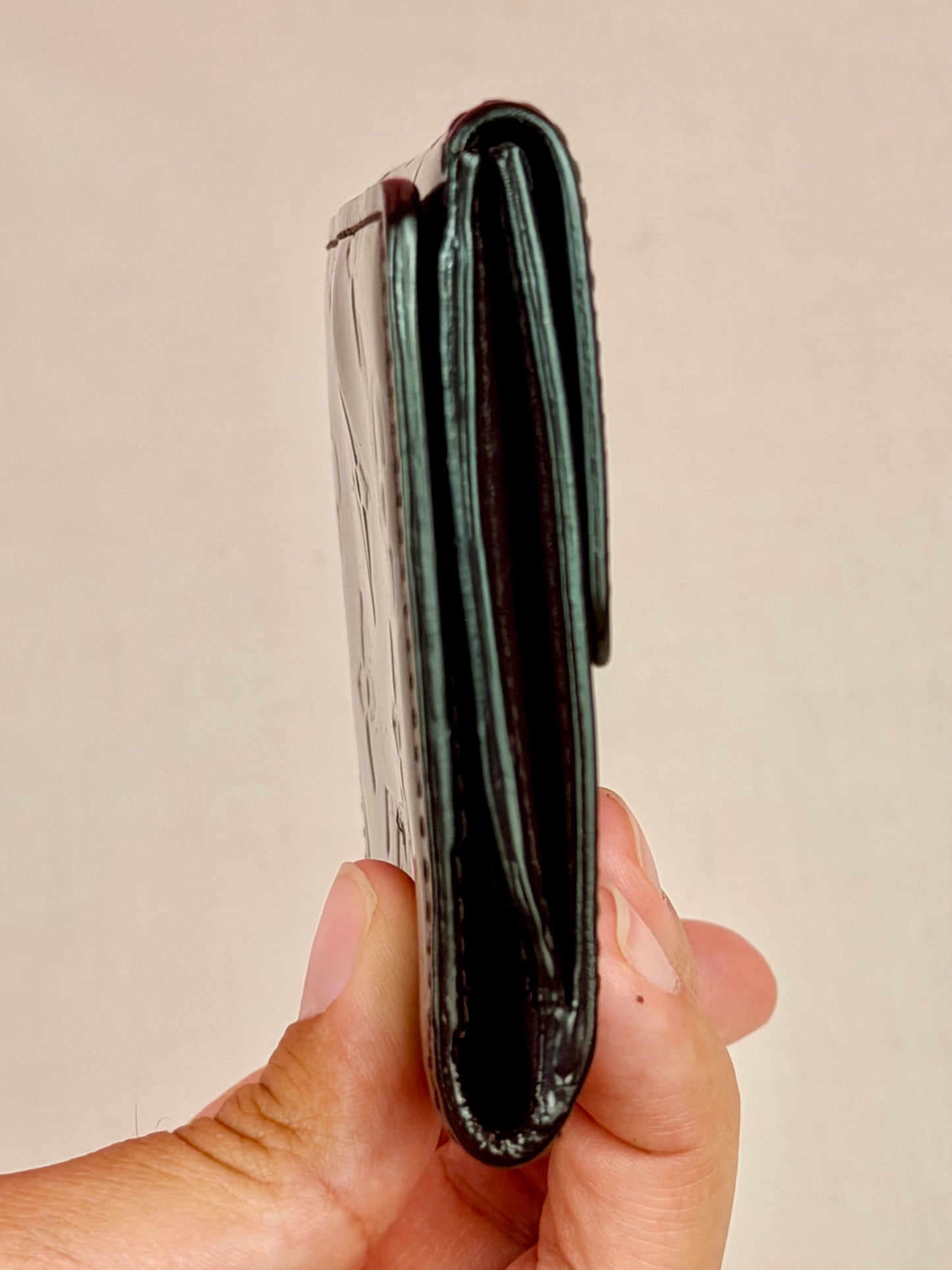 Vernis Compact Wallet