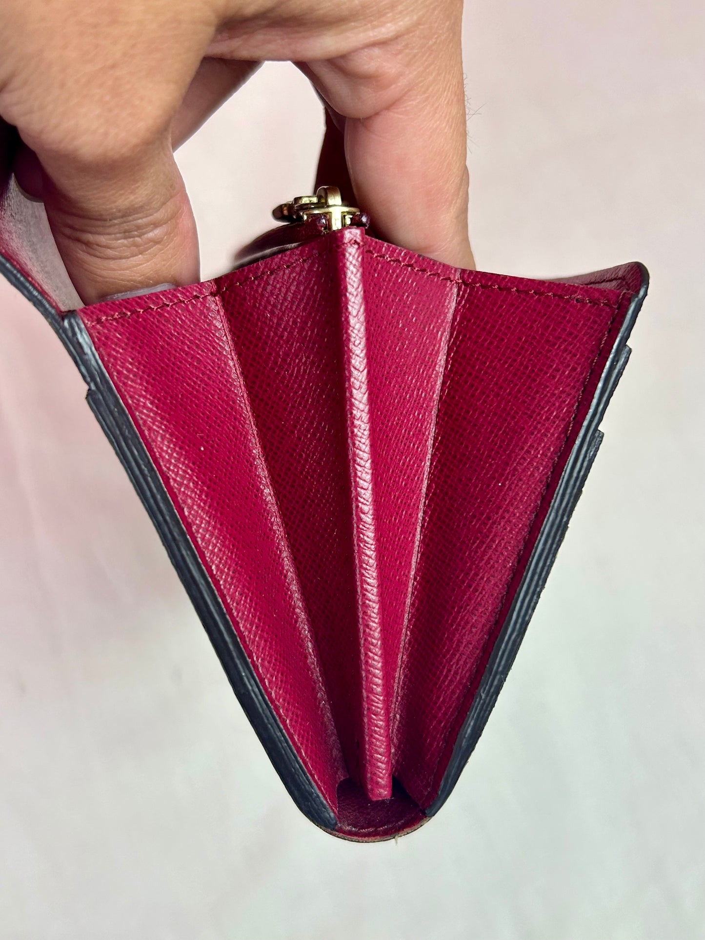 Sarah Wallet NM Monogram/Berry