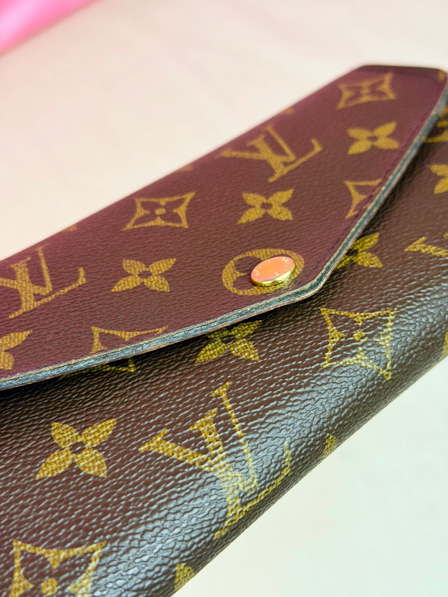 Sarah Wallet in Mono/Brown