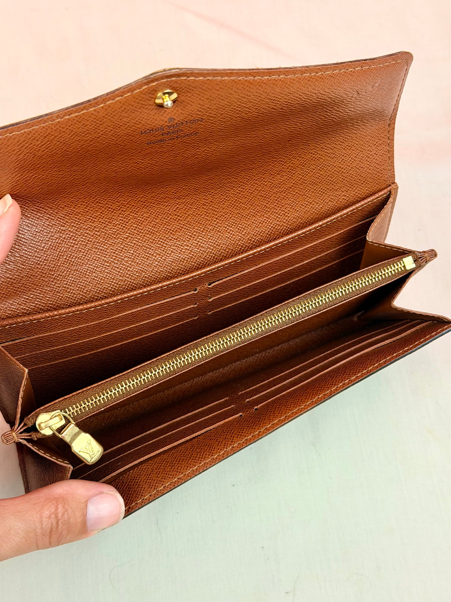 Sarah Wallet in Mono/Brown