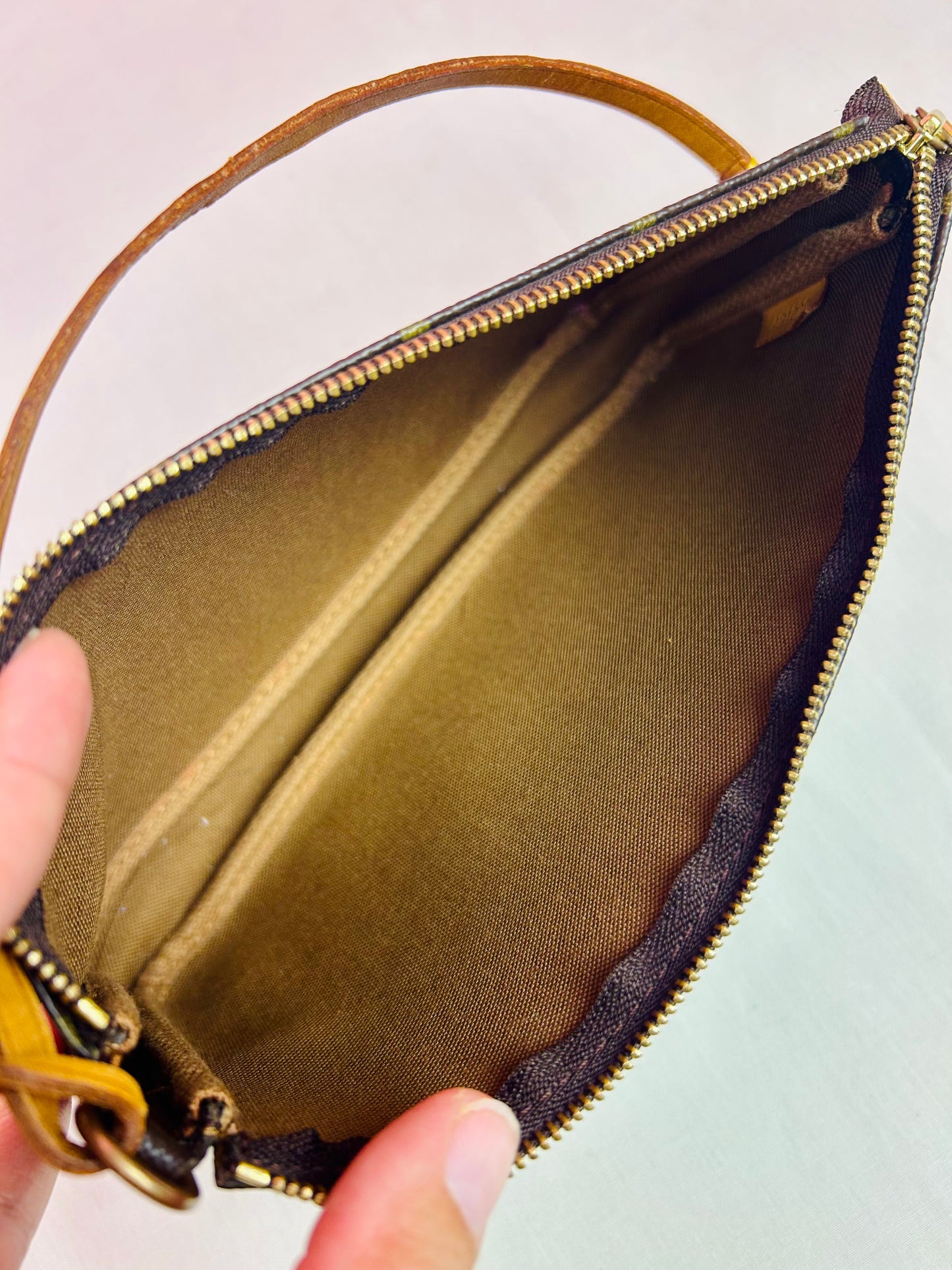 Pochette Accessories