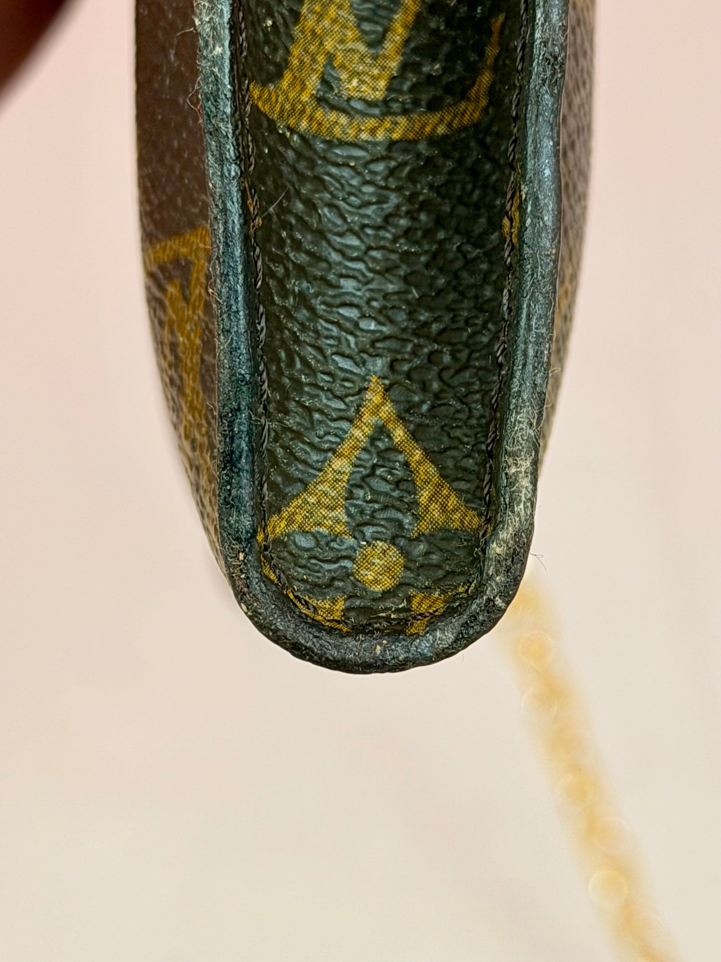 Bucket Pouch GM on Chain