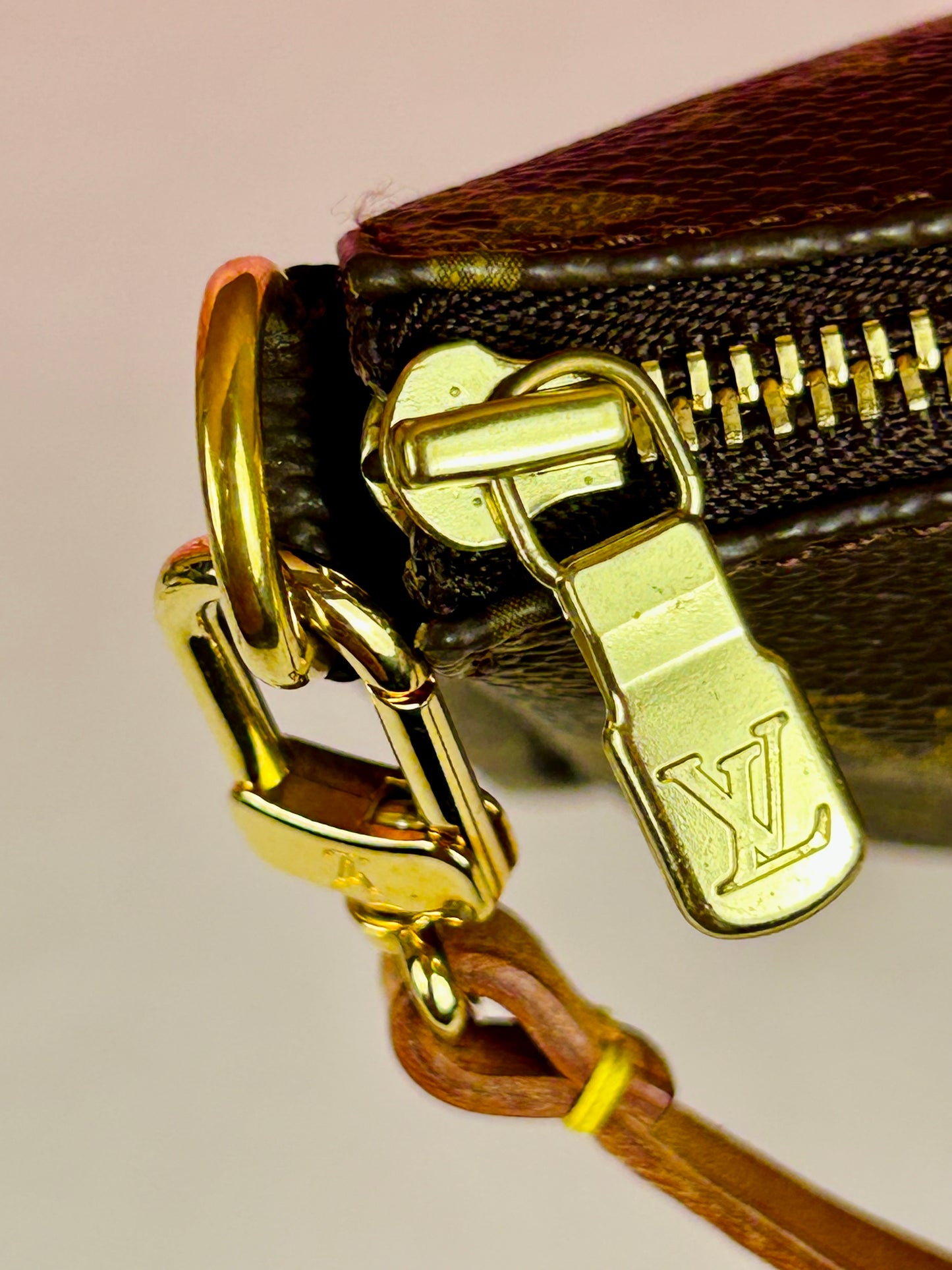 Pochette Accessories