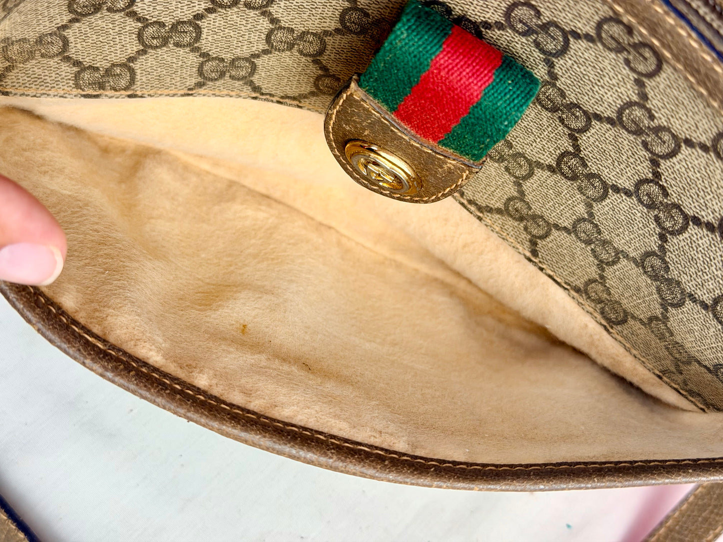 Medium Sherry Line Wedge