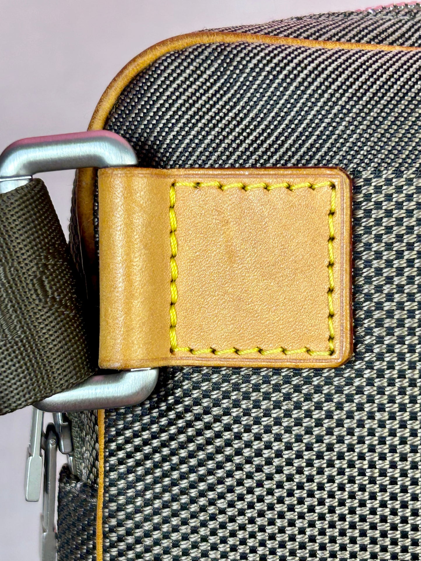Louis Vuitton Damier Géant Bumbag