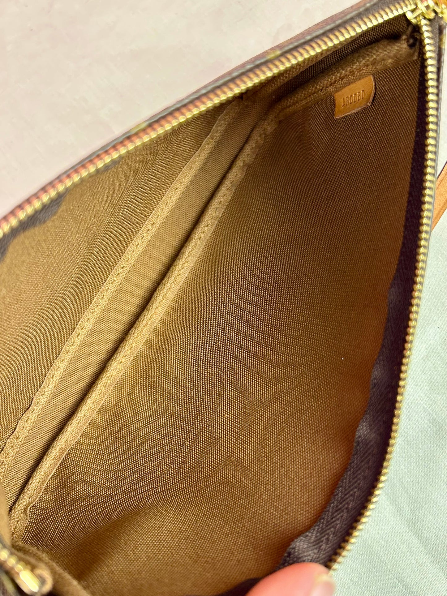 Pochette Accessories