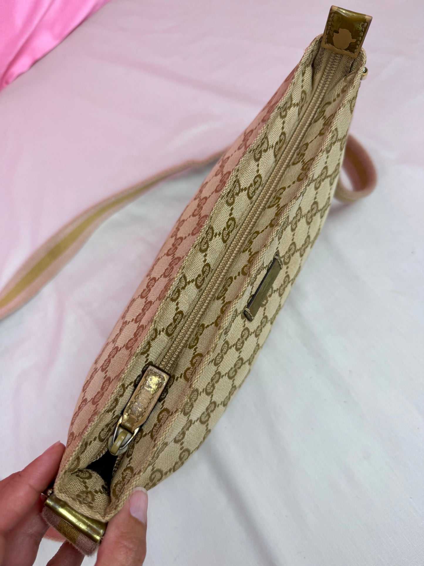 Gucci Metallic Messenger