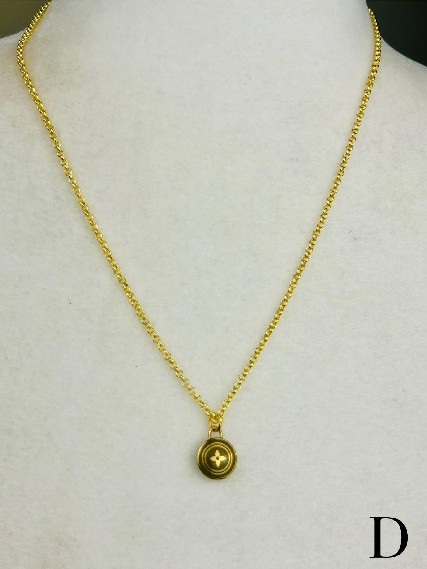 Brown Pastilles Charm Necklace