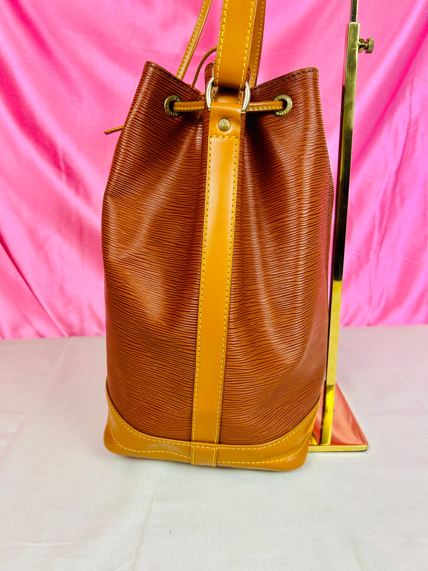 Noe in Epi brown