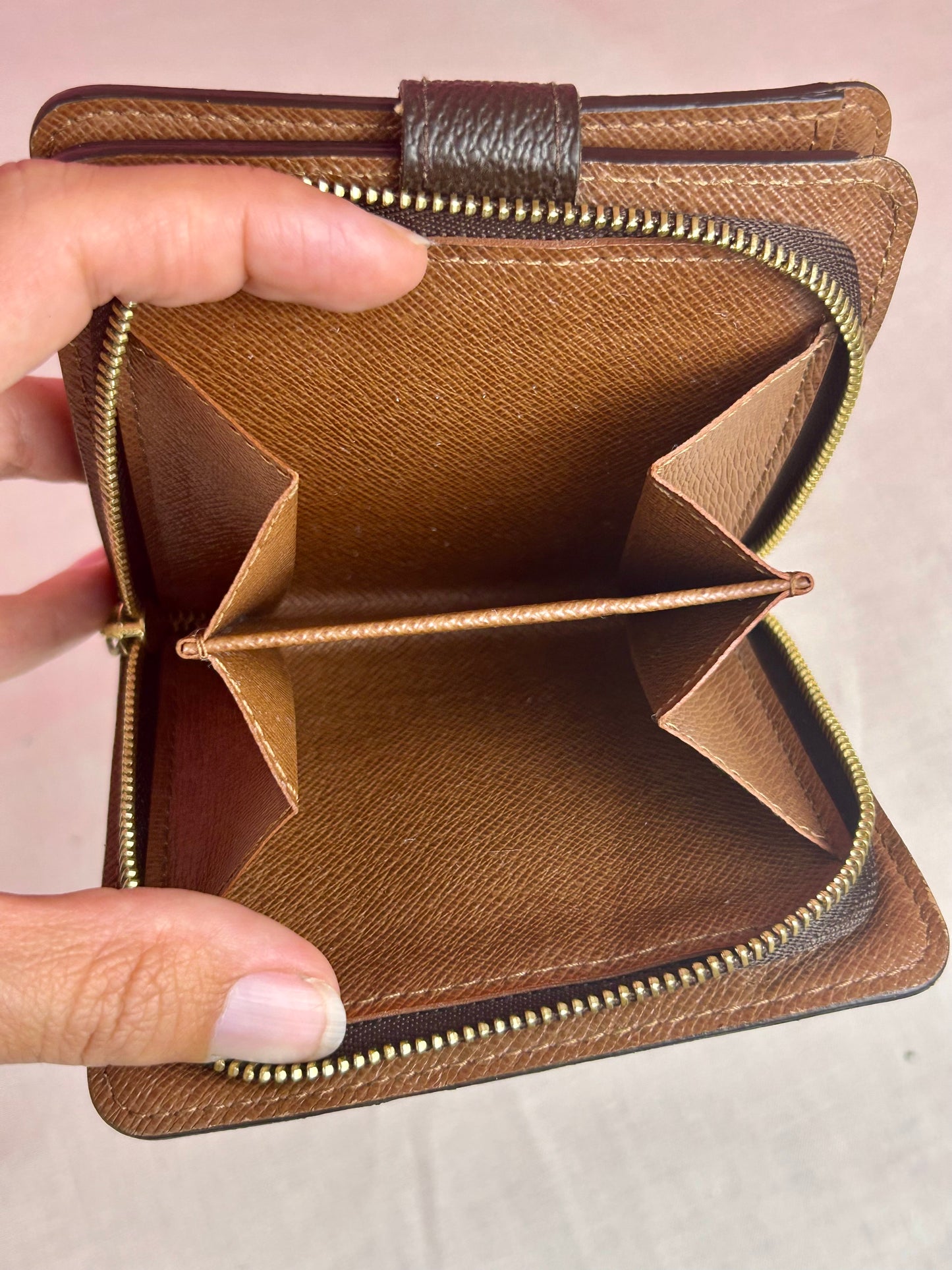 Vintage Compact Wallet