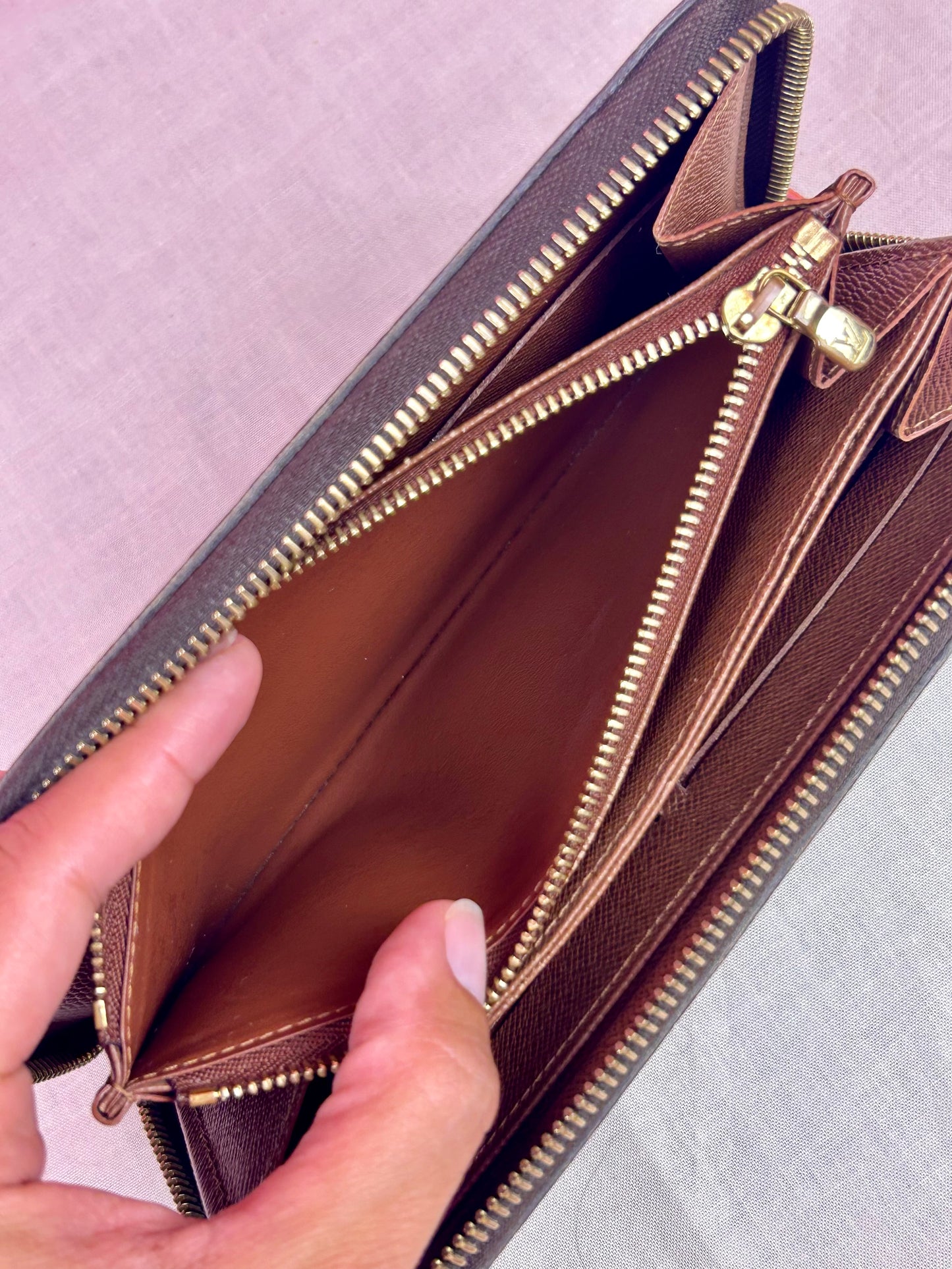Louis Vuitton Monogram Zippy Wallet