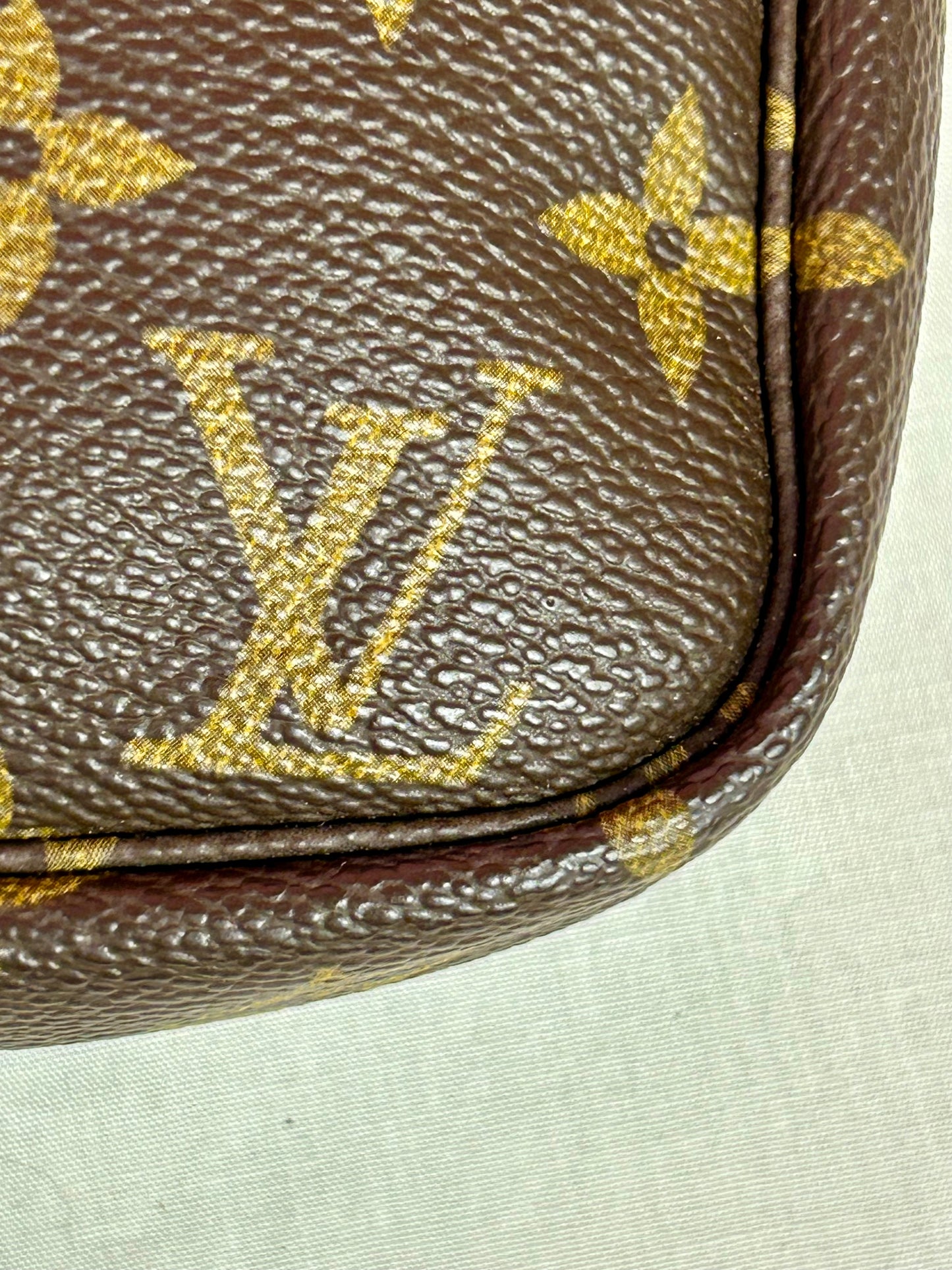 Pochette Accessories