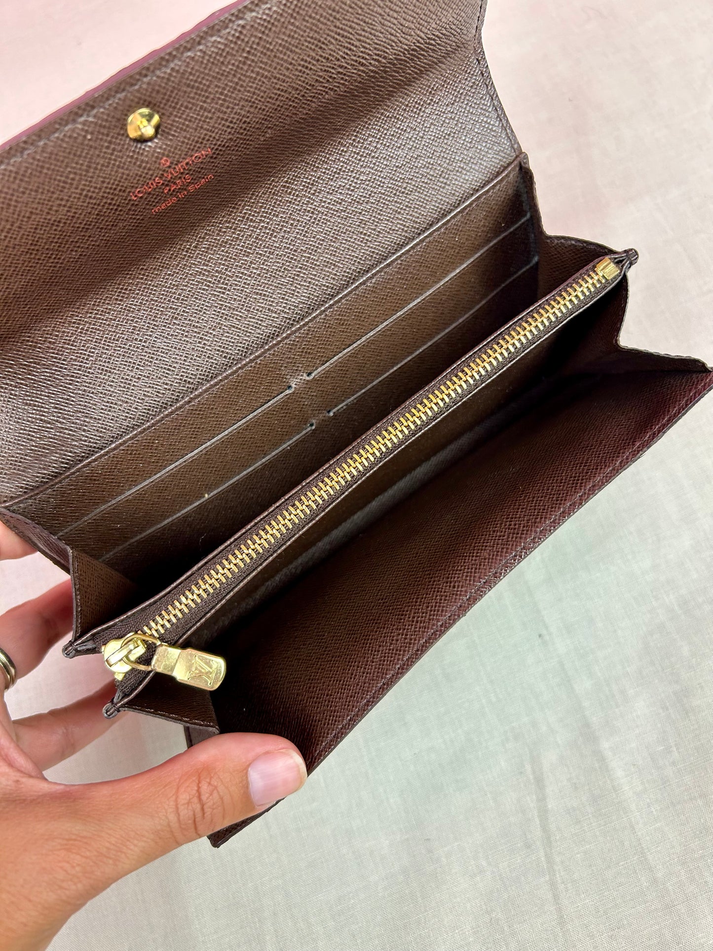 Sarah Wallet in DE