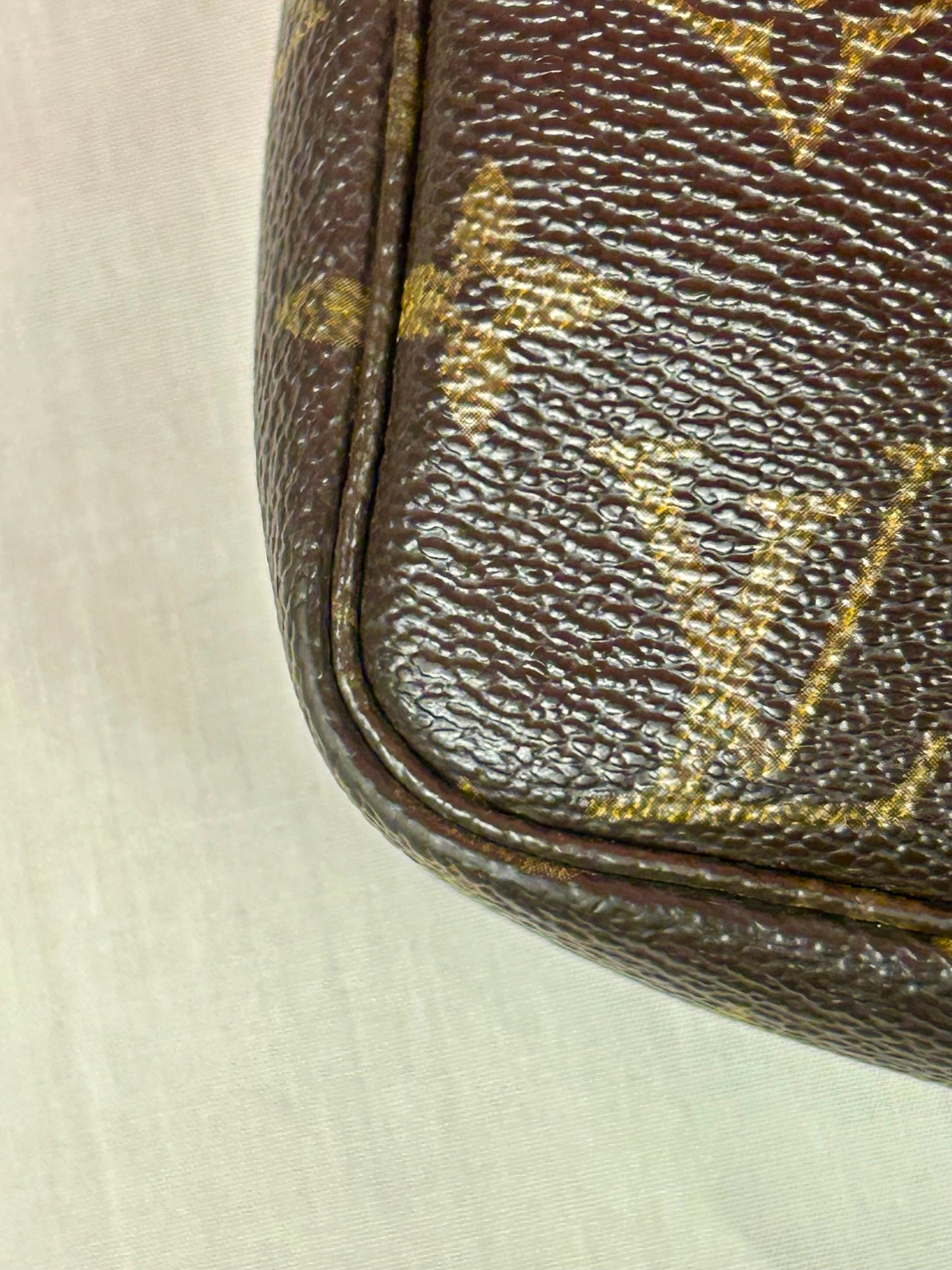 Pochette Accessories