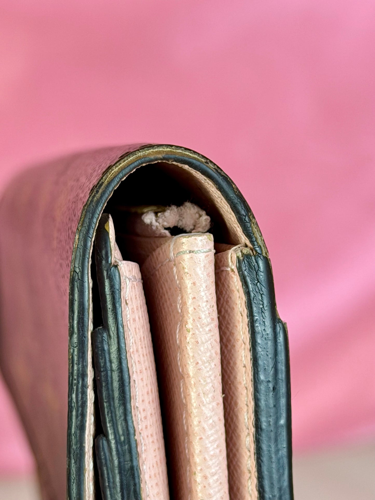 Louis Vuitton Sarah Wallet in Mono/Rose