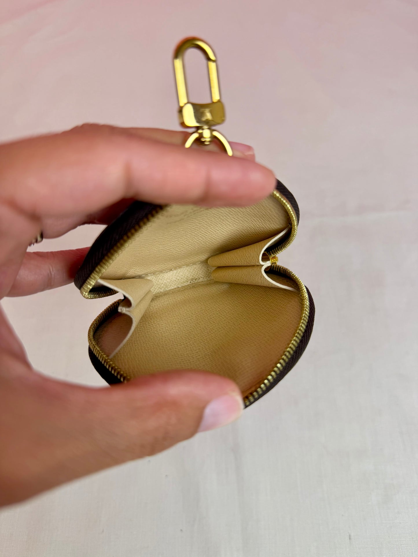 Round Coin Pouch