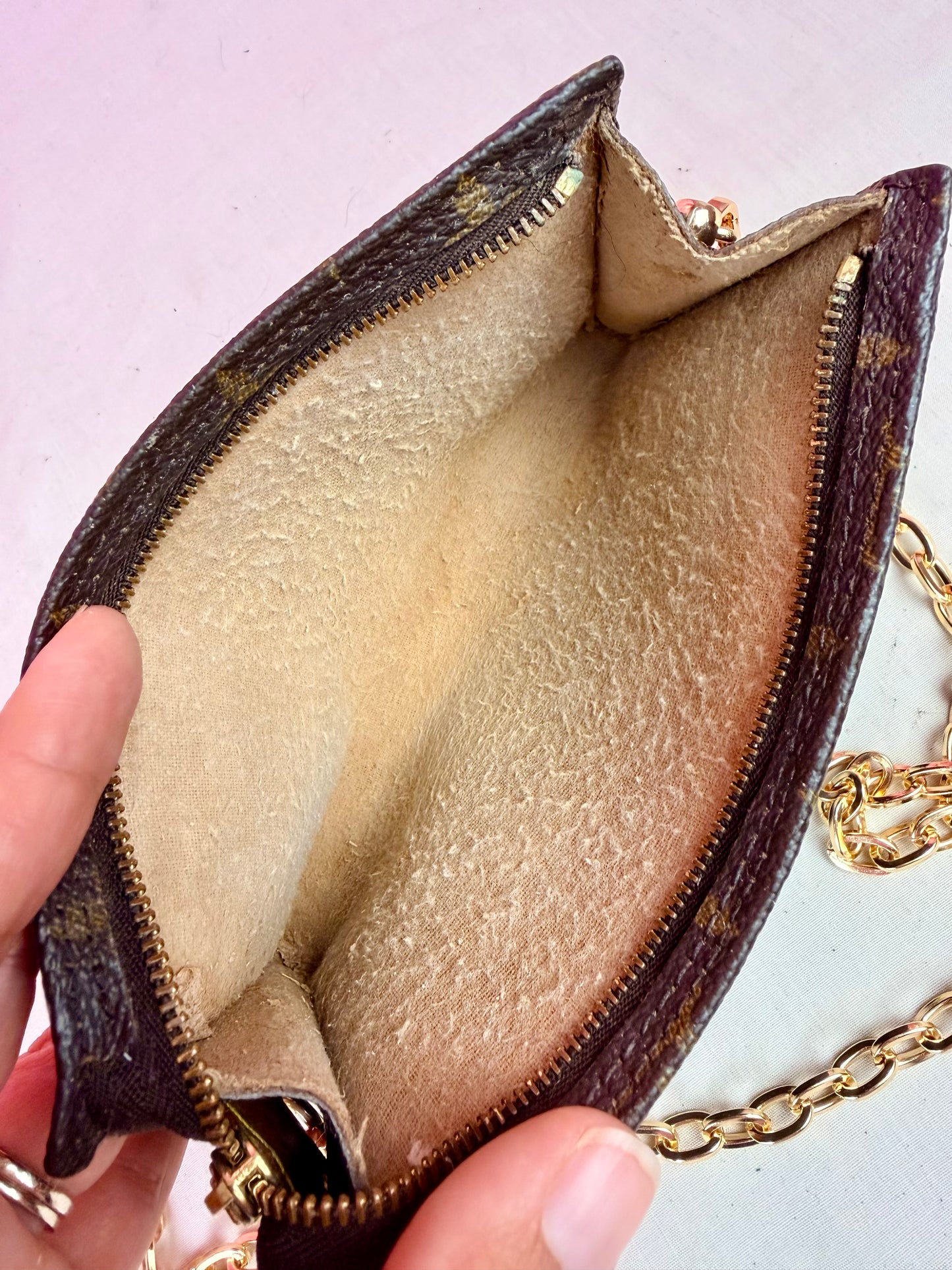 Bucket Pouch PM on Chain