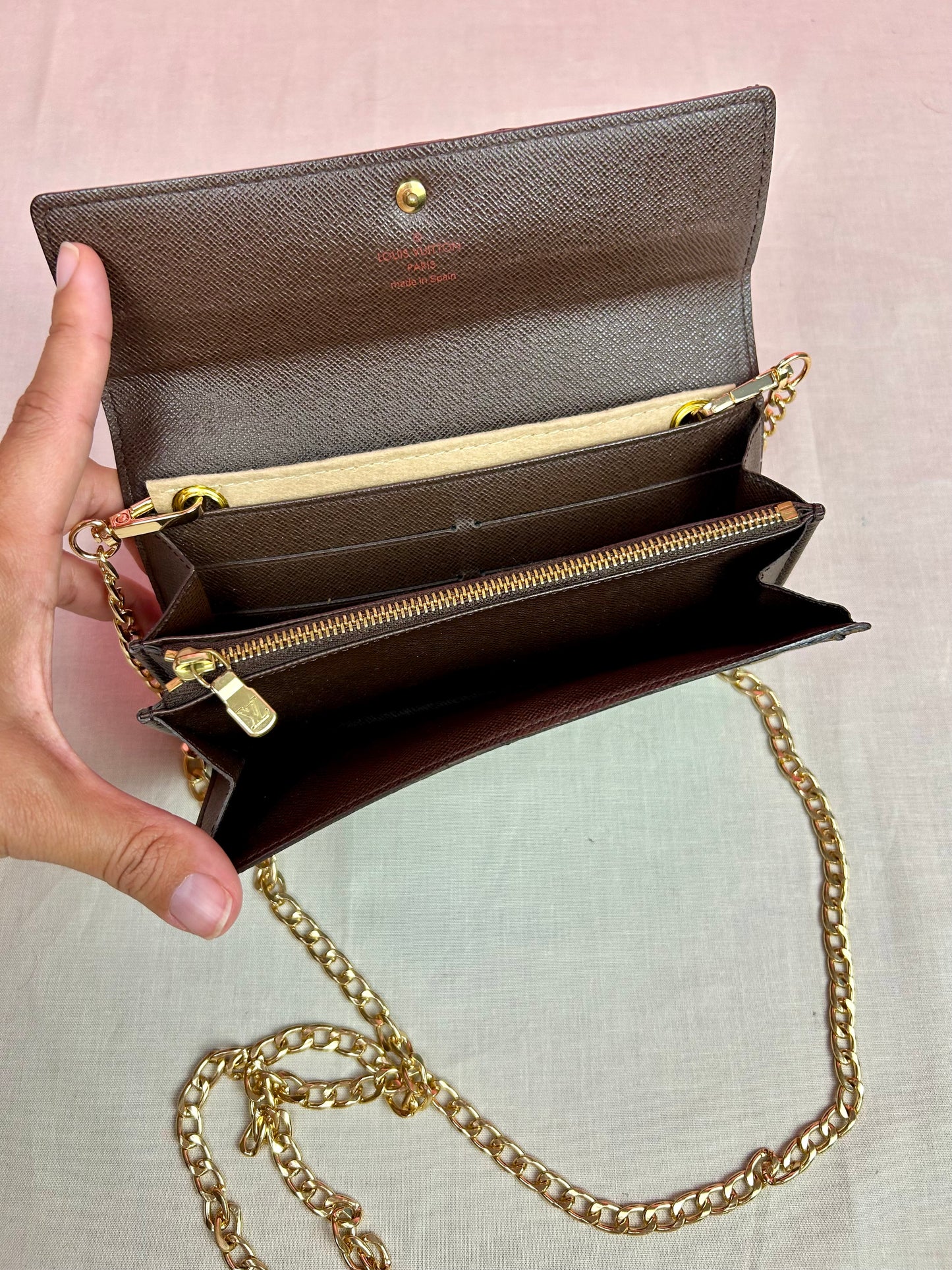 Sarah Wallet in DE
