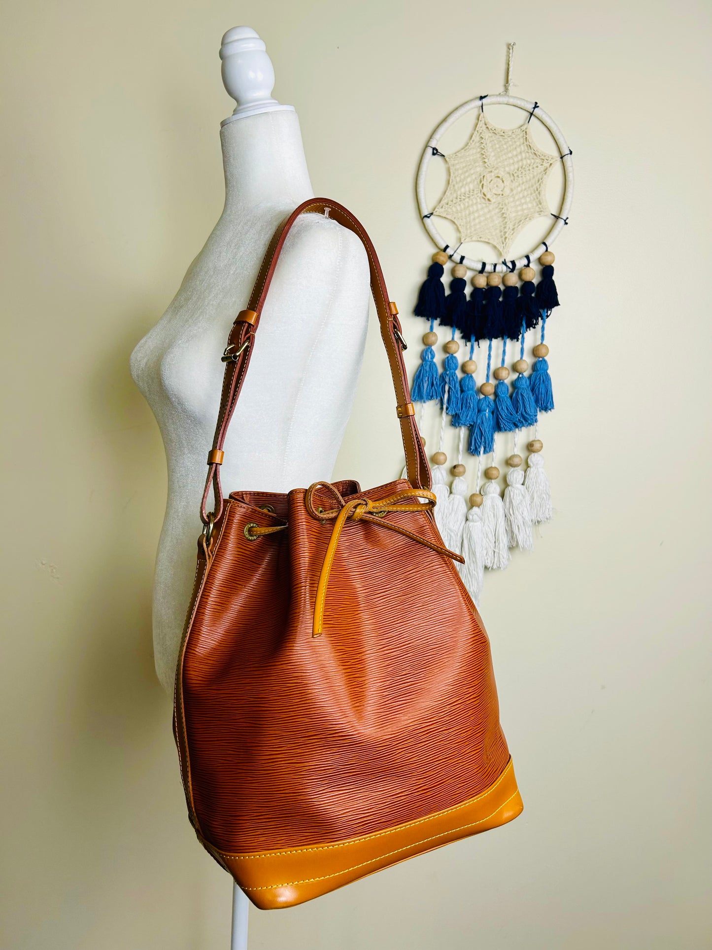 Noe in Epi brown