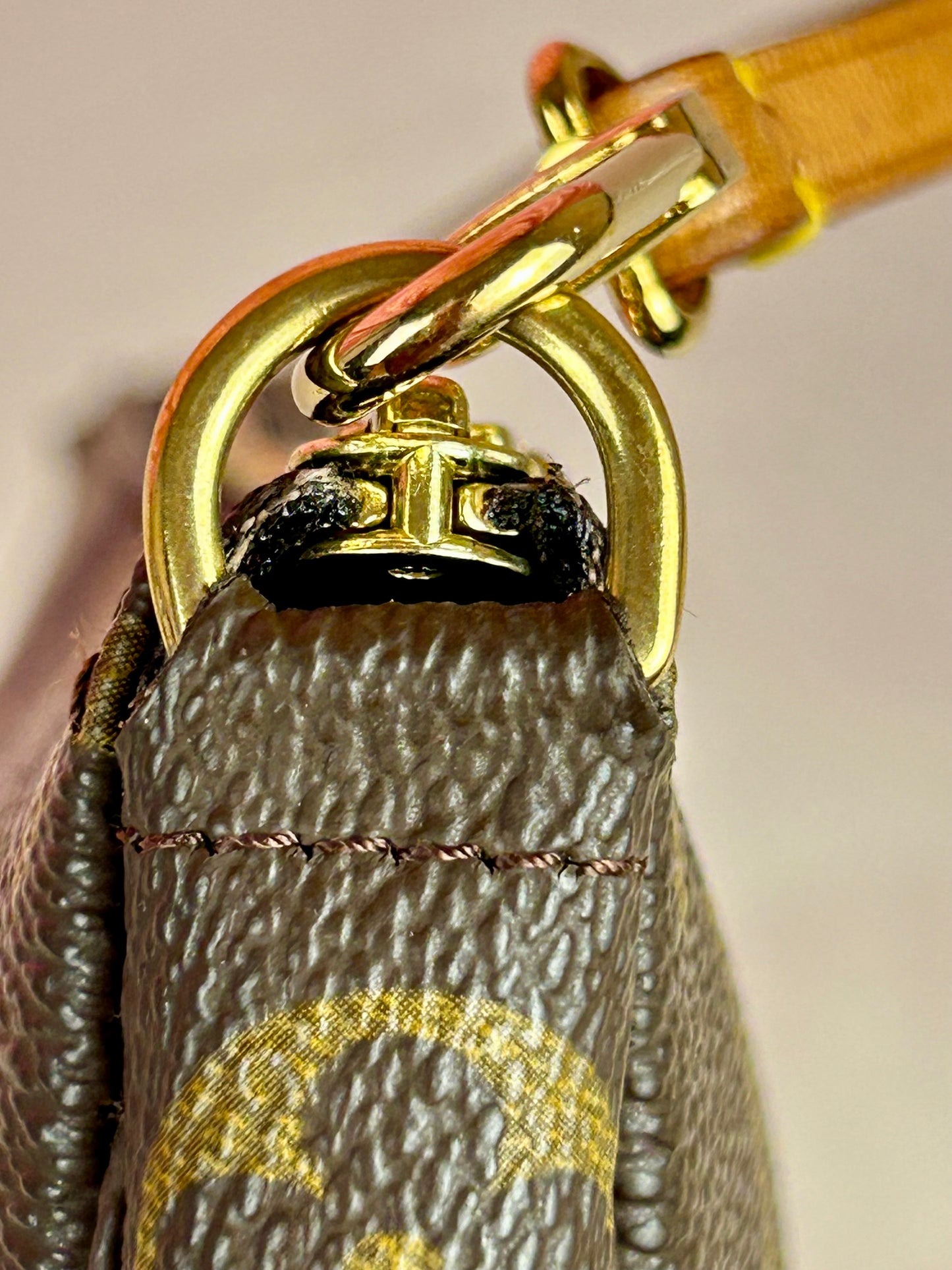 Pochette Accessories