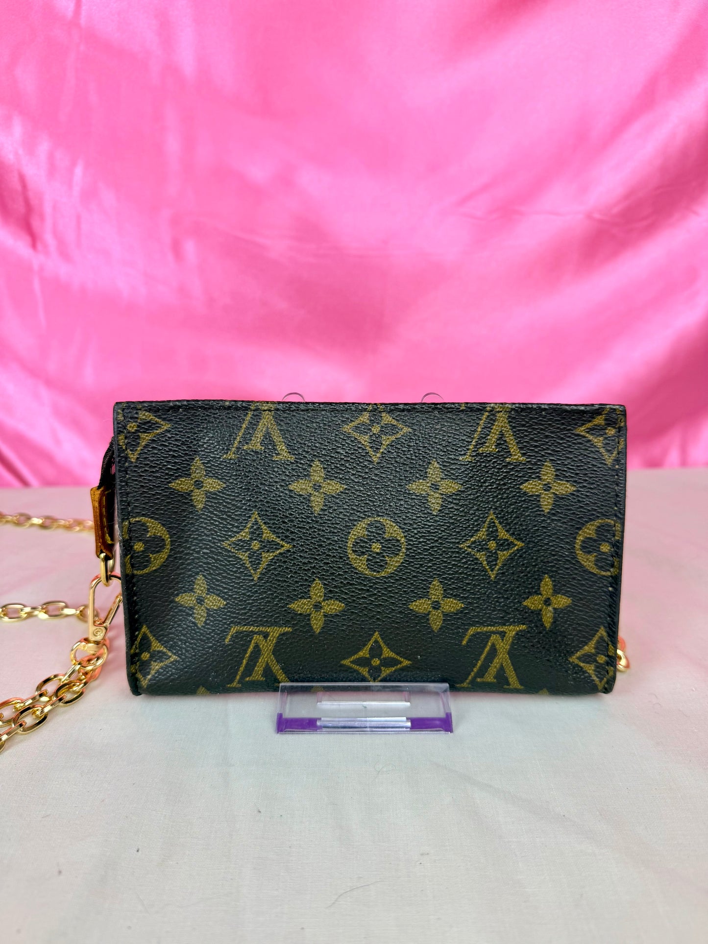 Bucket Pouch PM on Chain