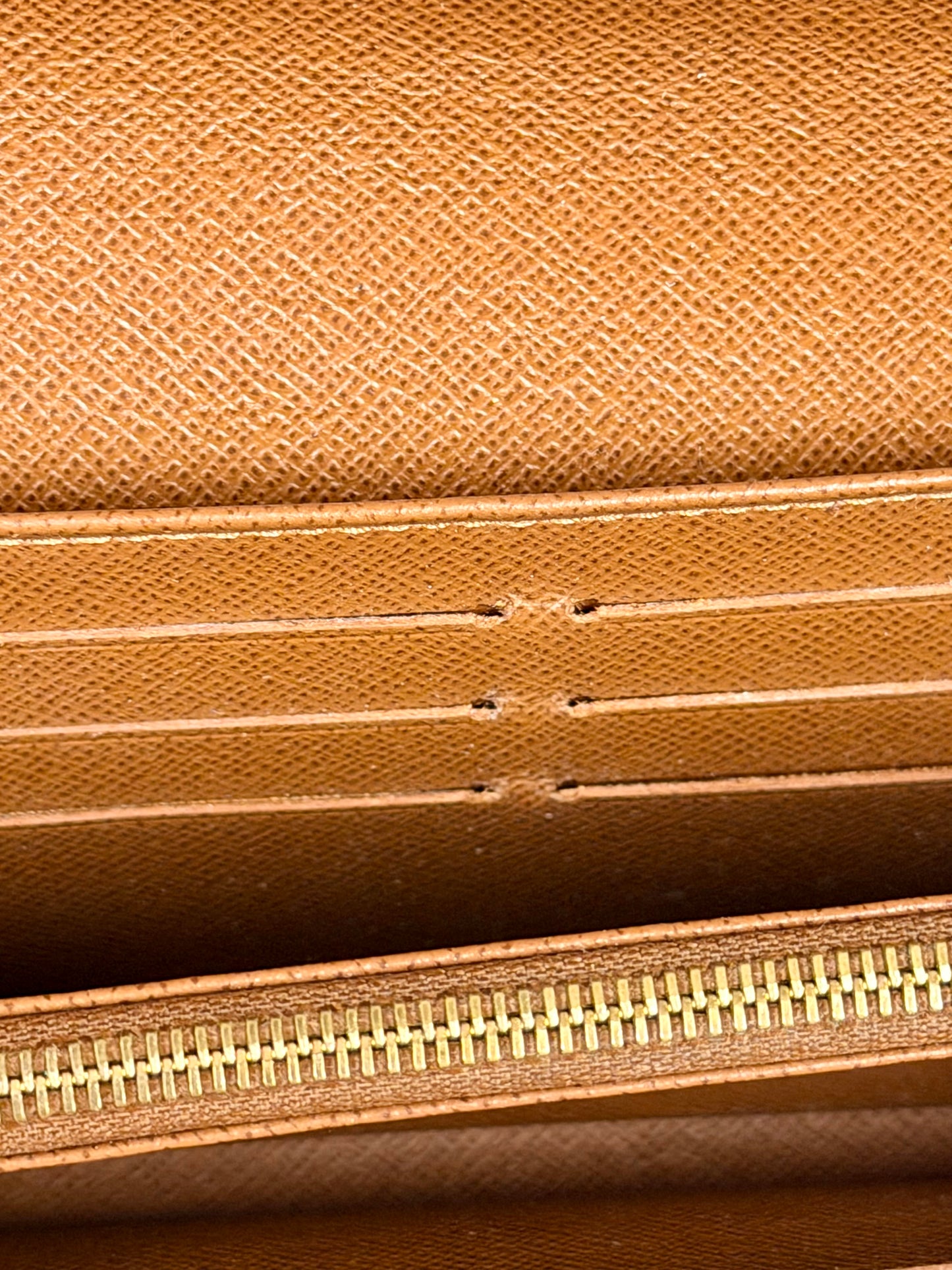 Sarah Wallet NM in Mono/Brown
