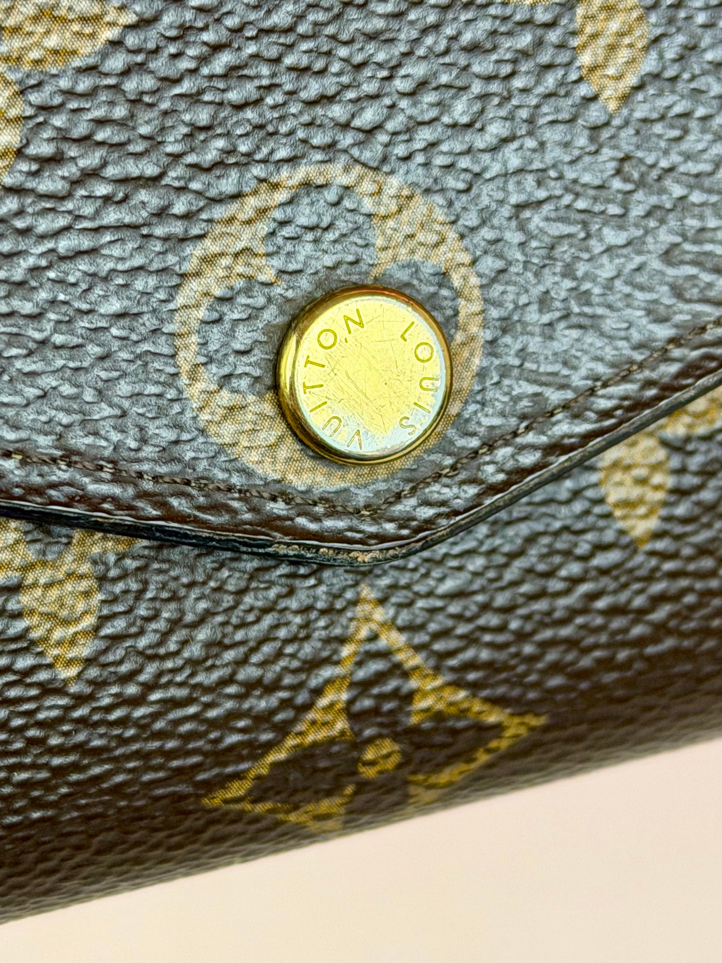Louis Vuitton Sarah Wallet in Mono/Rose