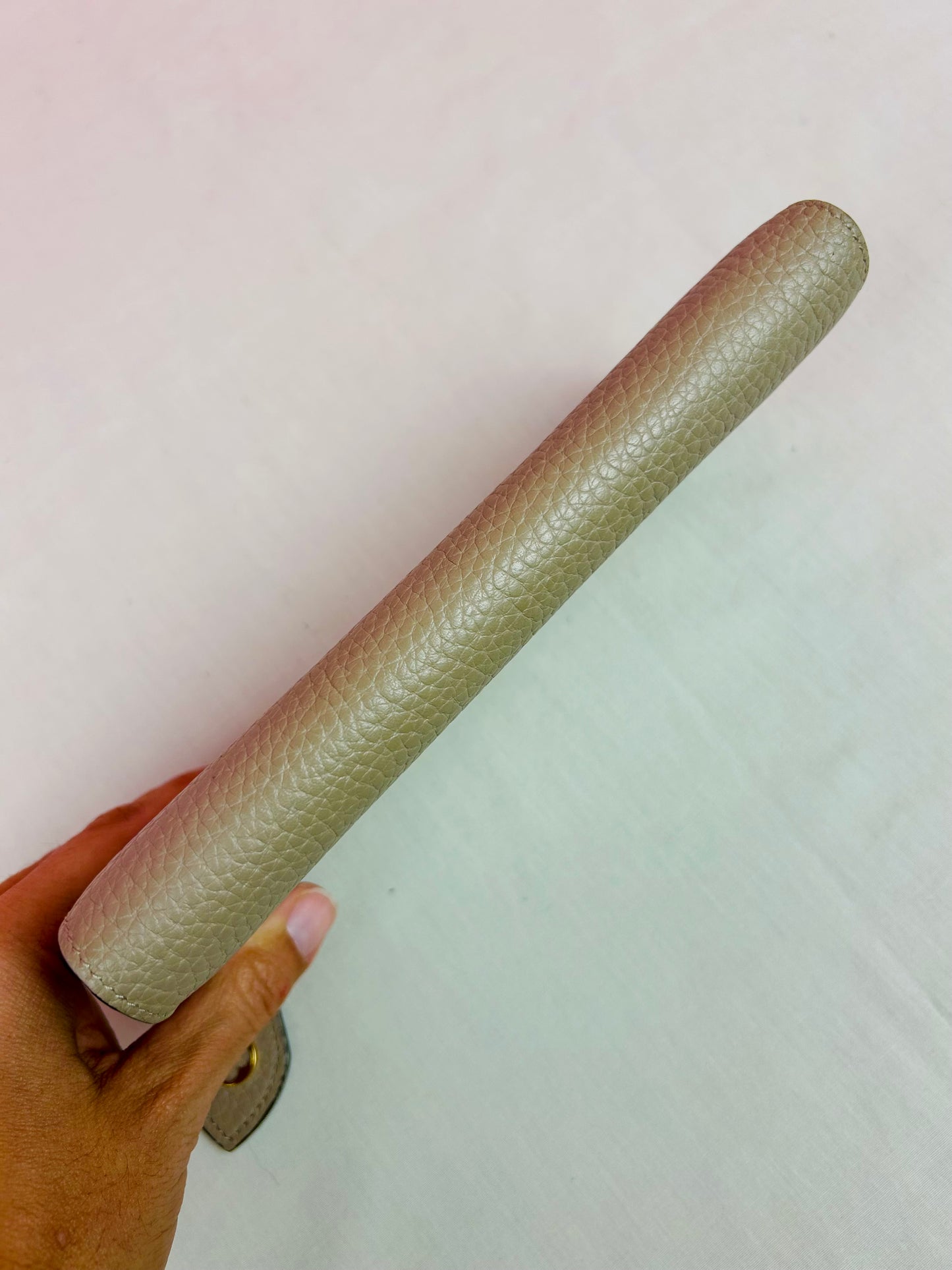 Taurillon Comet Taupe Zippy Wallet