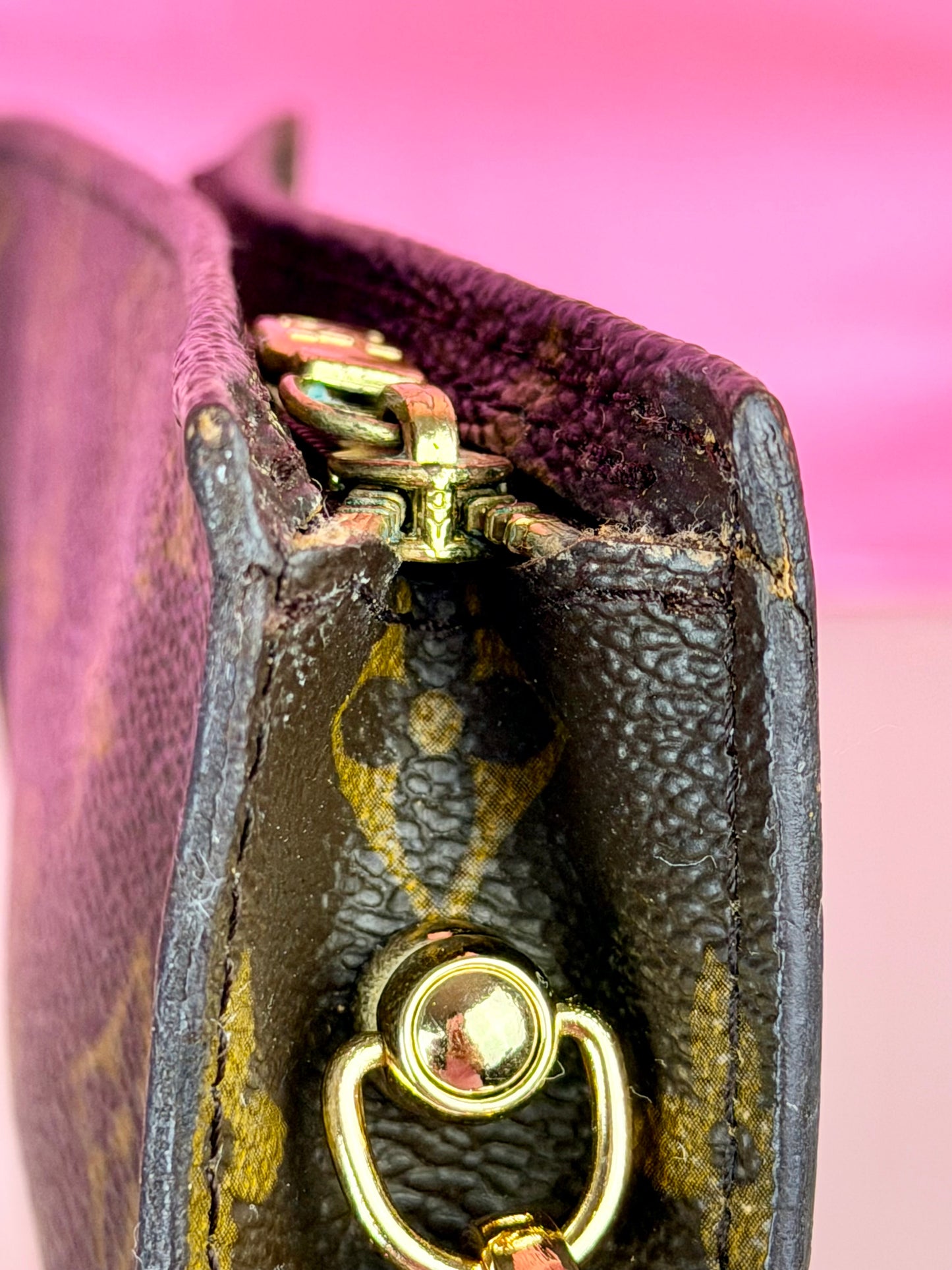 Bucket Pouch PM on Chain
