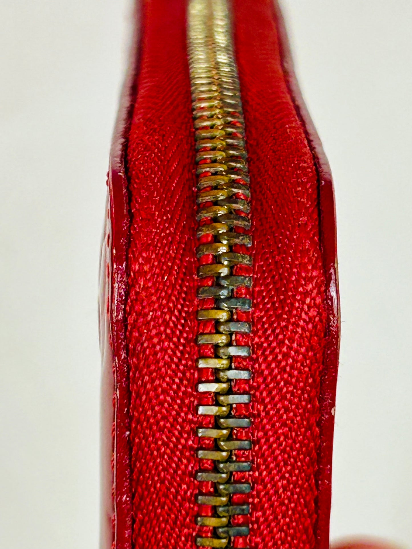 Red Vernis Zippy Card Case