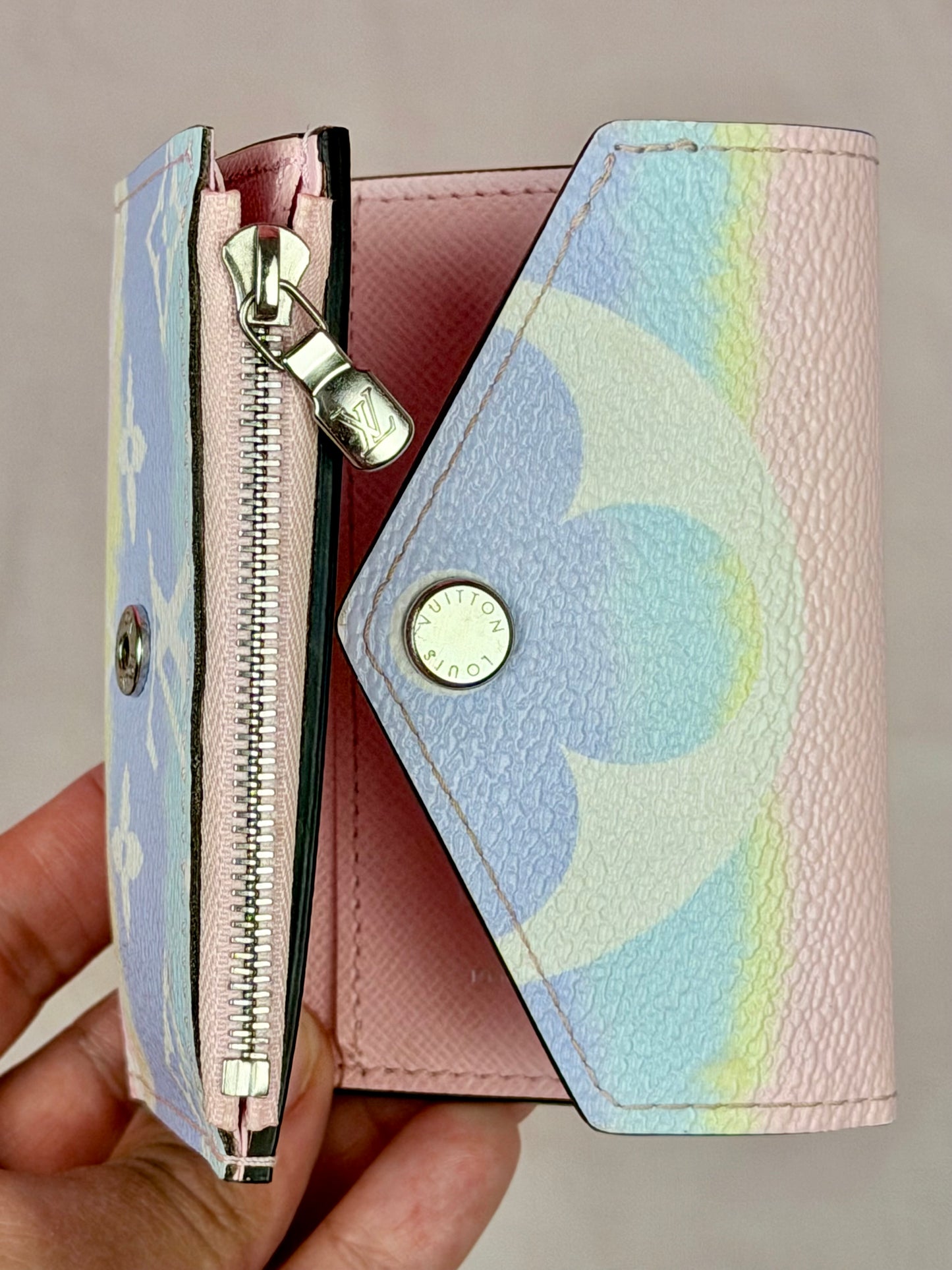 Louis Vuitton Escale Zoe Wallet in Pastel