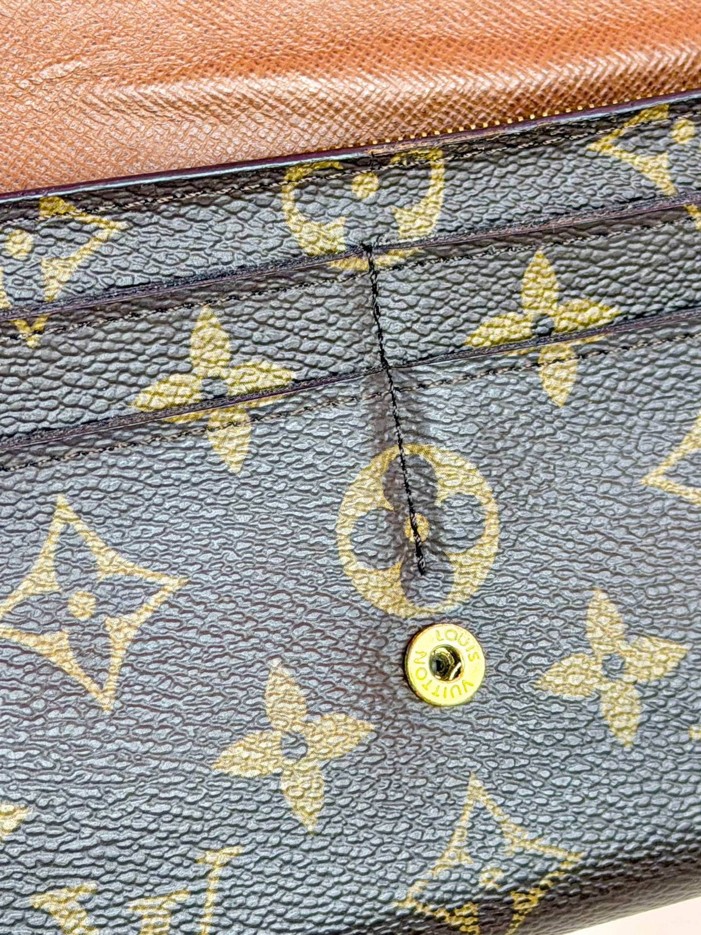 Sarah Wallet NM in Monogram/Brown
