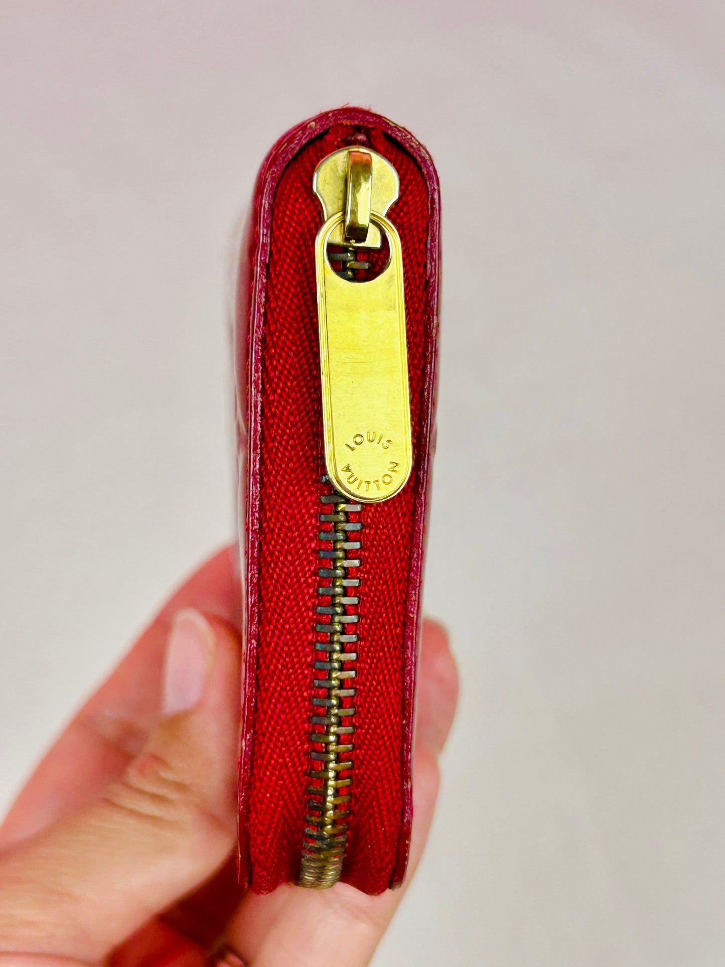 Red Vernis Zippy Card Case