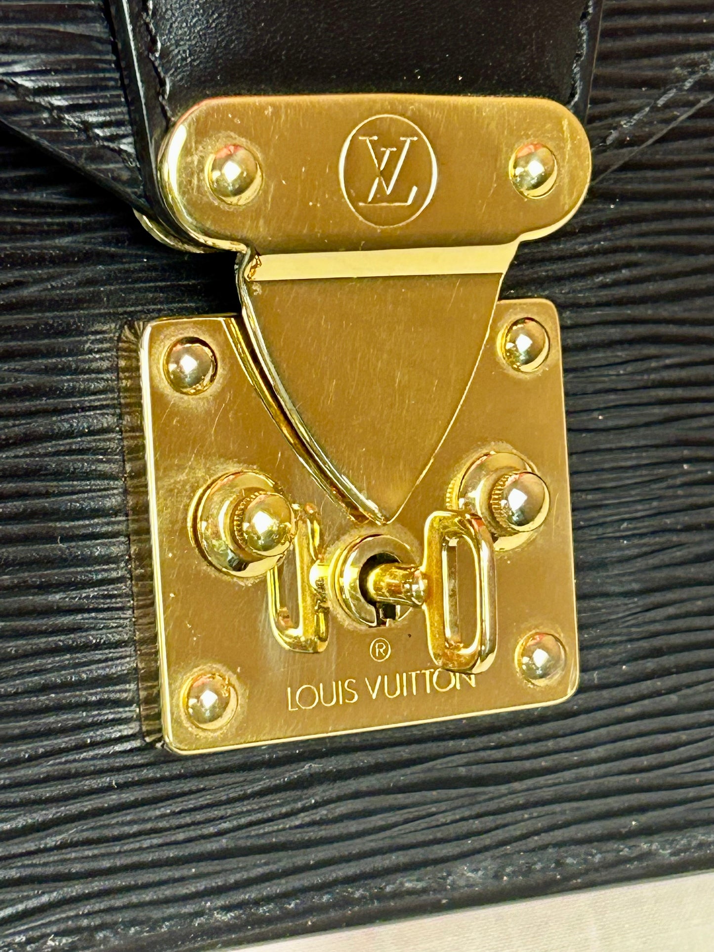 Dragonne Clutch in Black Epi