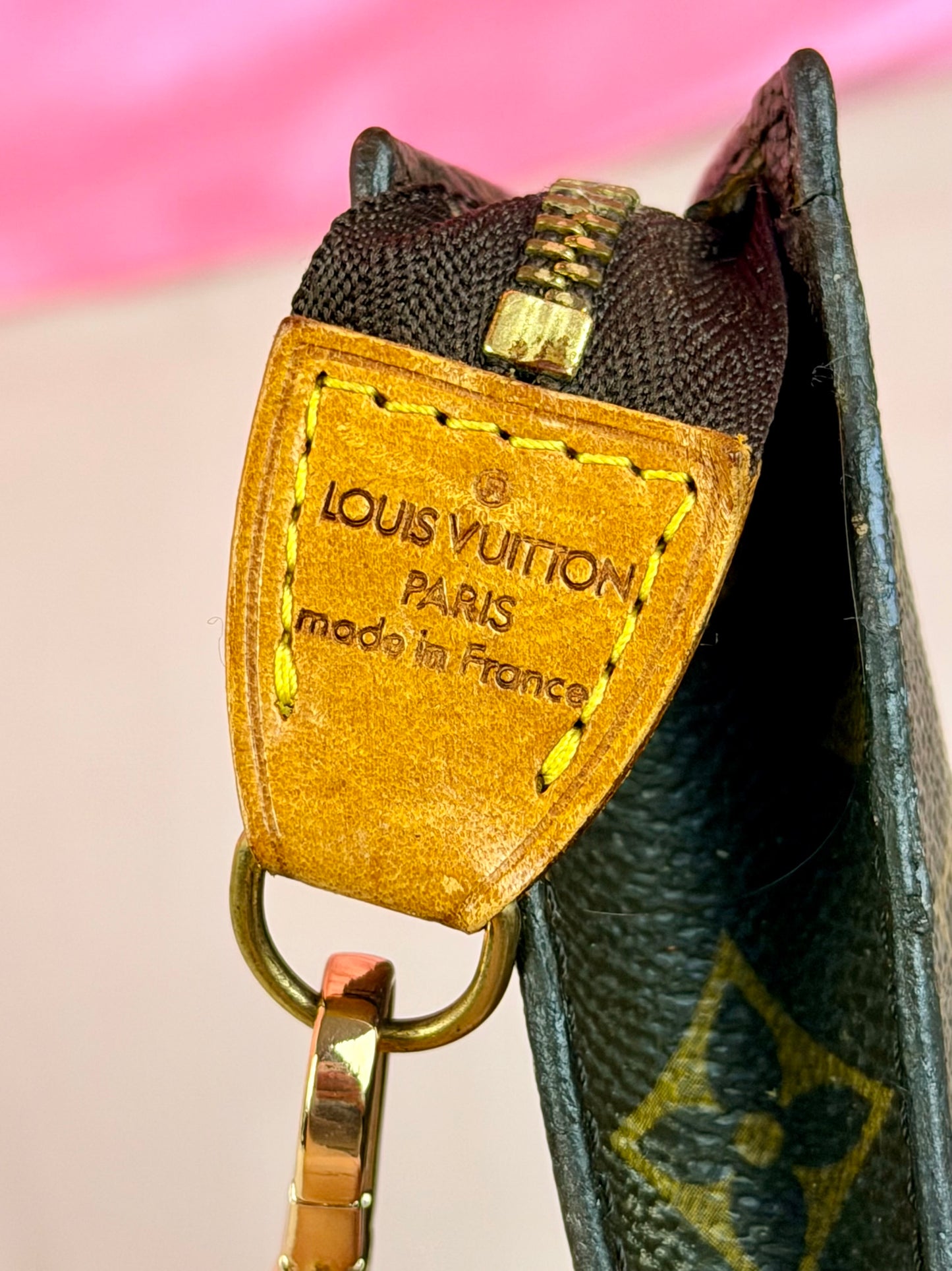 Bucket Pouch GM on Chain