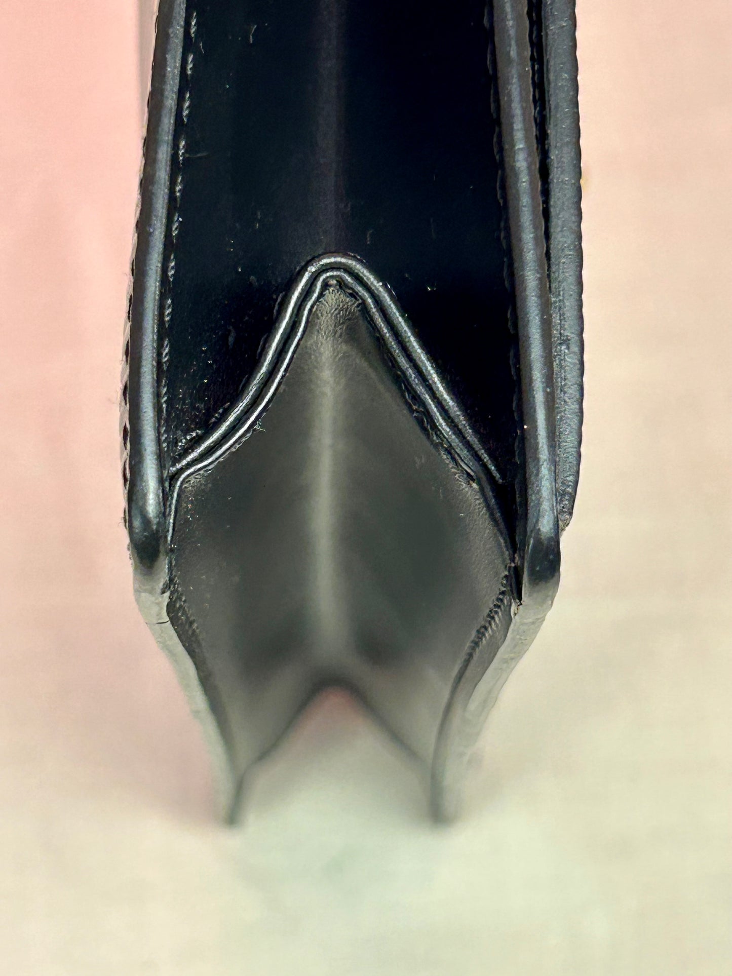 Dragonne Clutch in Black Epi