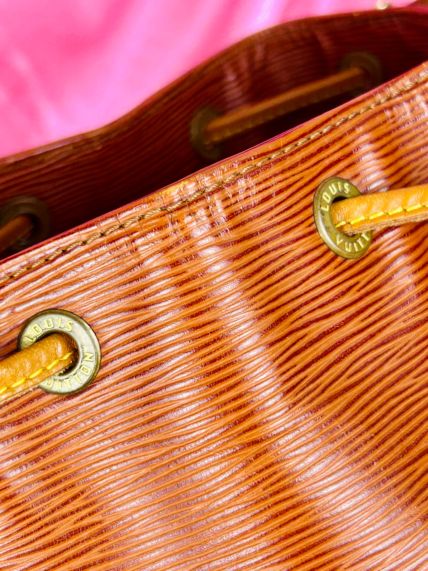 Noe in Epi brown