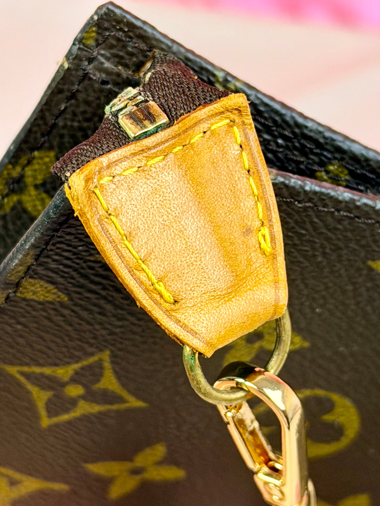 Bucket Pouch GM on Chain