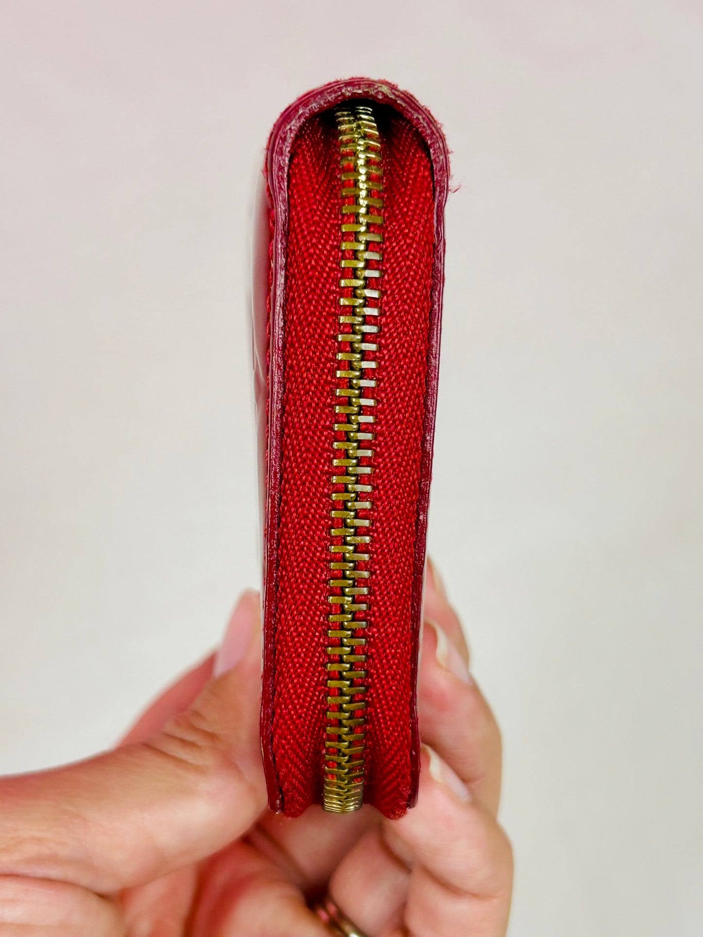 Red Vernis Zippy Card Case