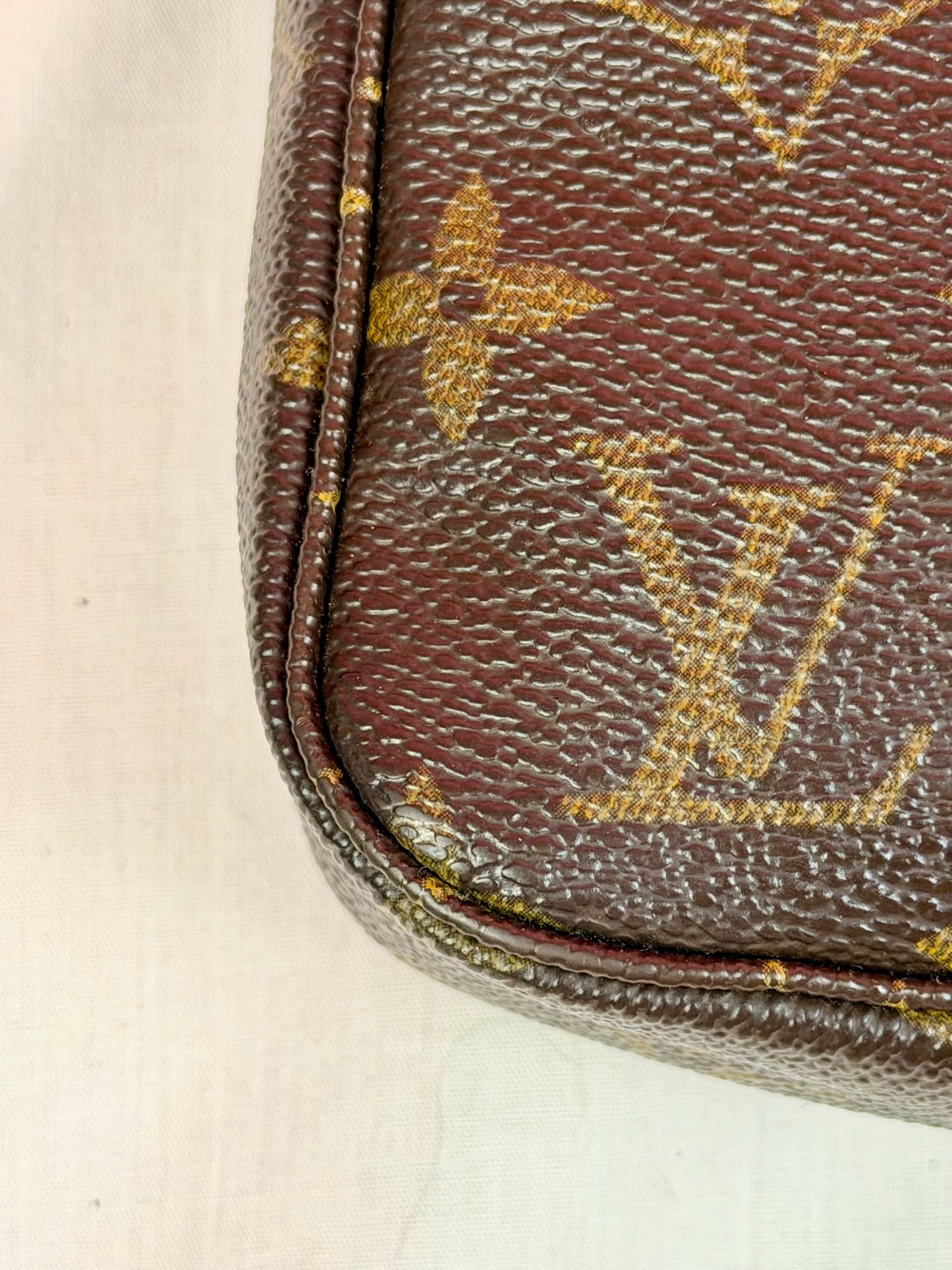 Pochette Accessories