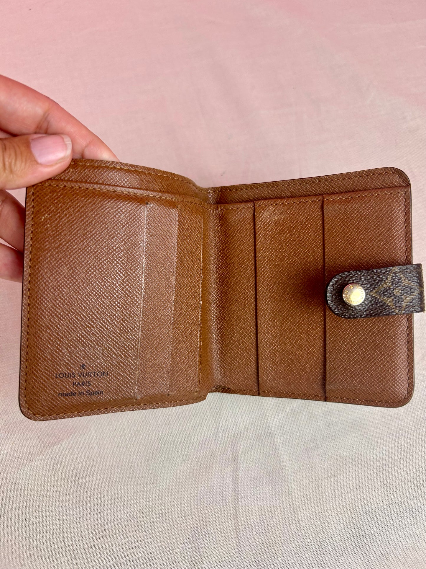 Vintage Compact Wallet