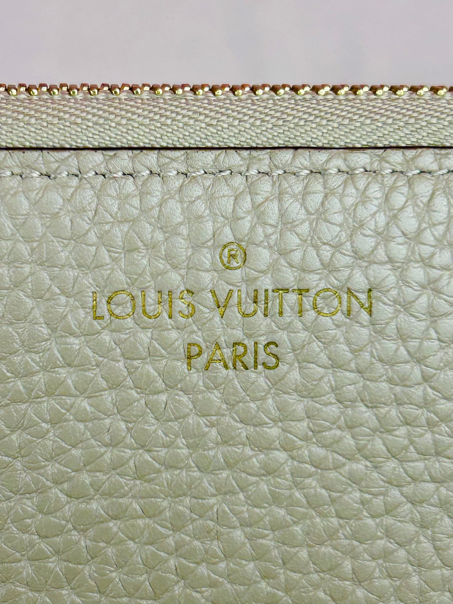 Taurillon Comet Taupe Zippy Wallet