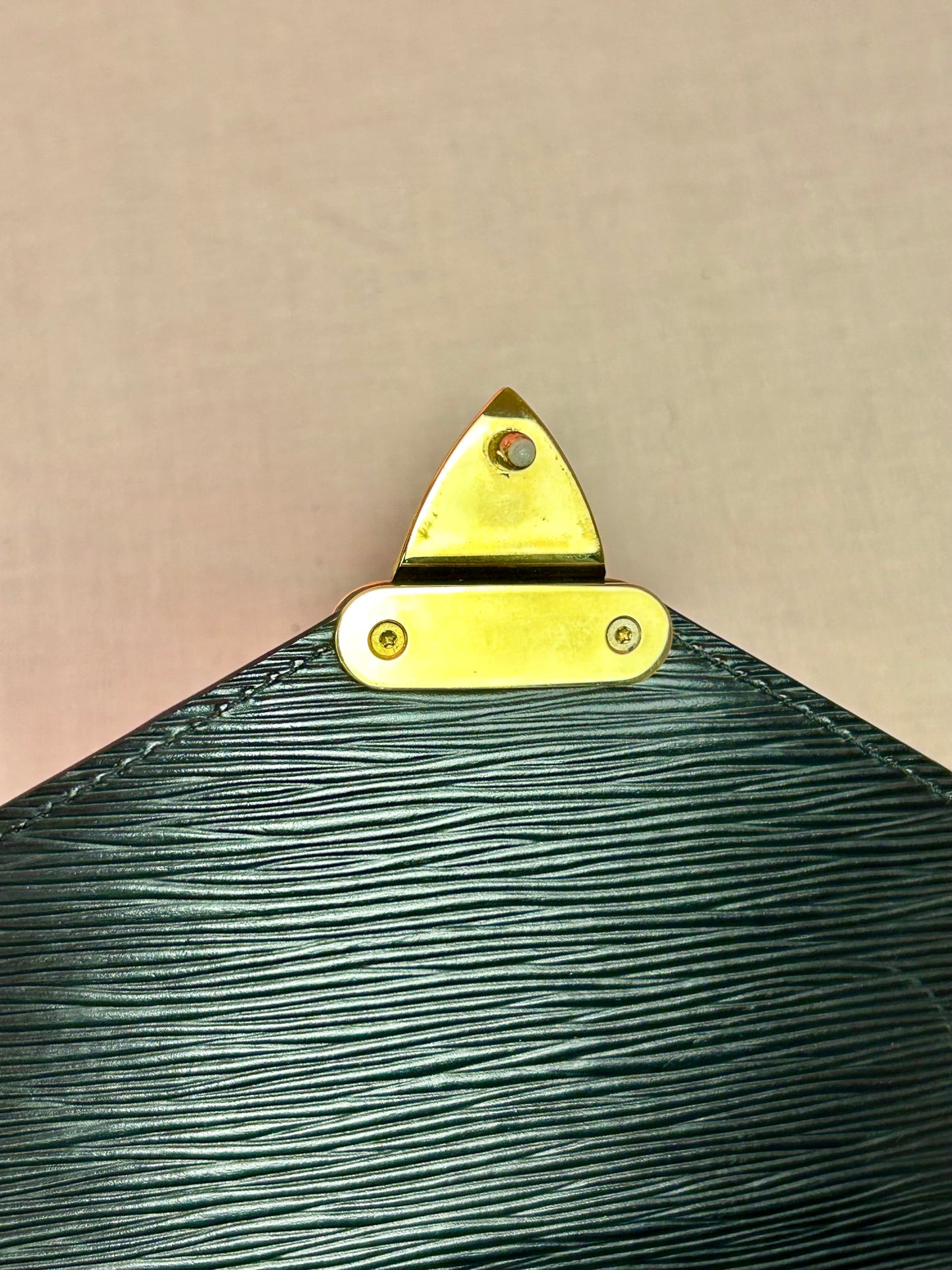 Dragonne Clutch in Black Epi