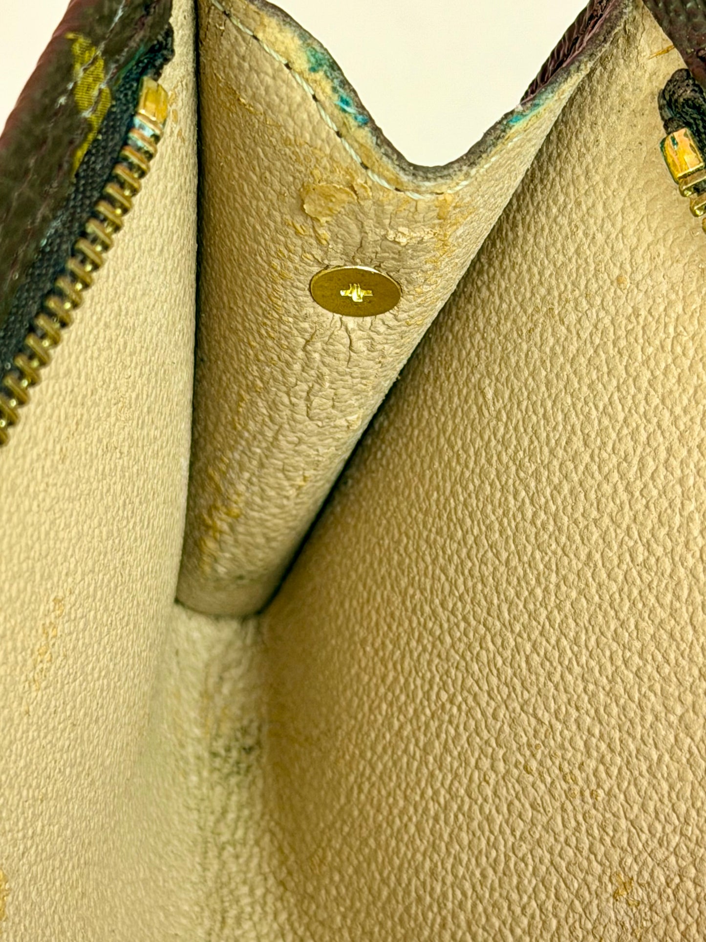 Bucket Pouch PM on Chain