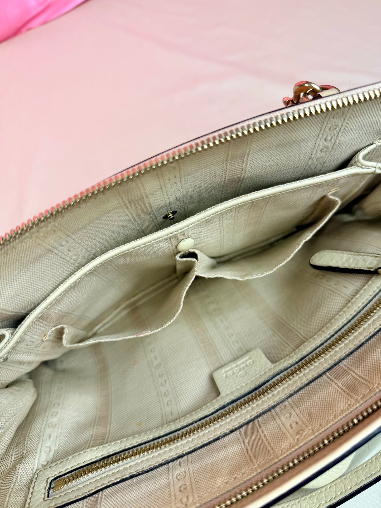 White Leather Interlocking G
