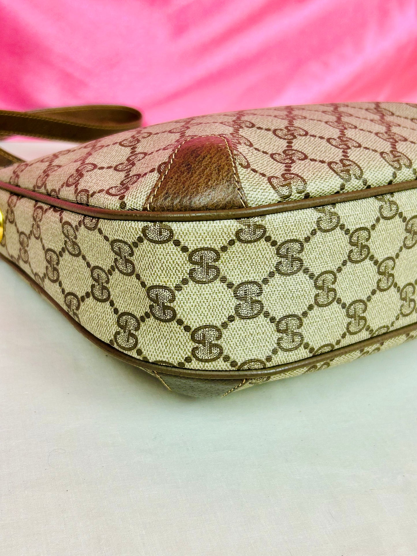 Medium Vintage Supreme