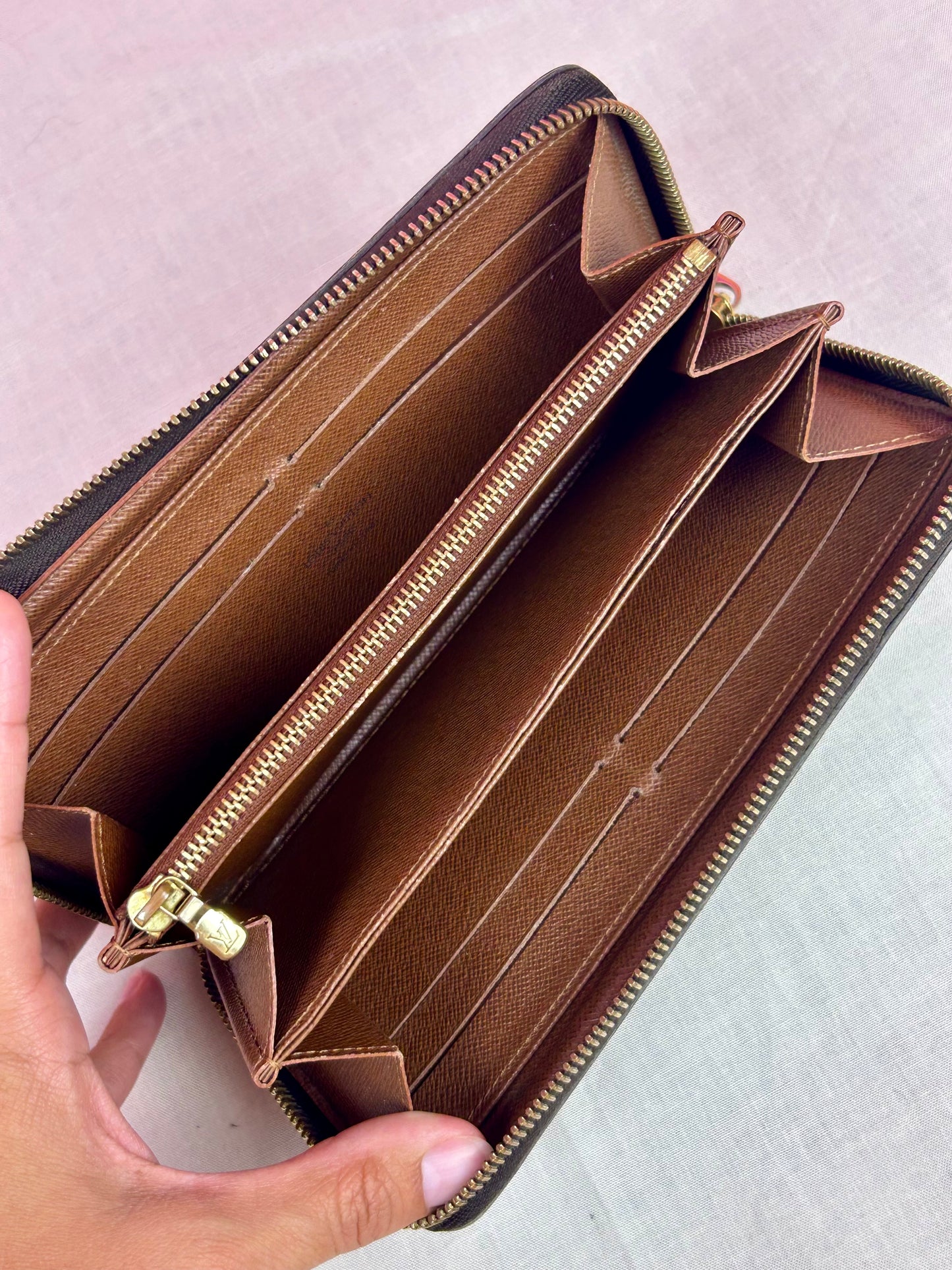 Louis Vuitton Monogram Zippy Wallet