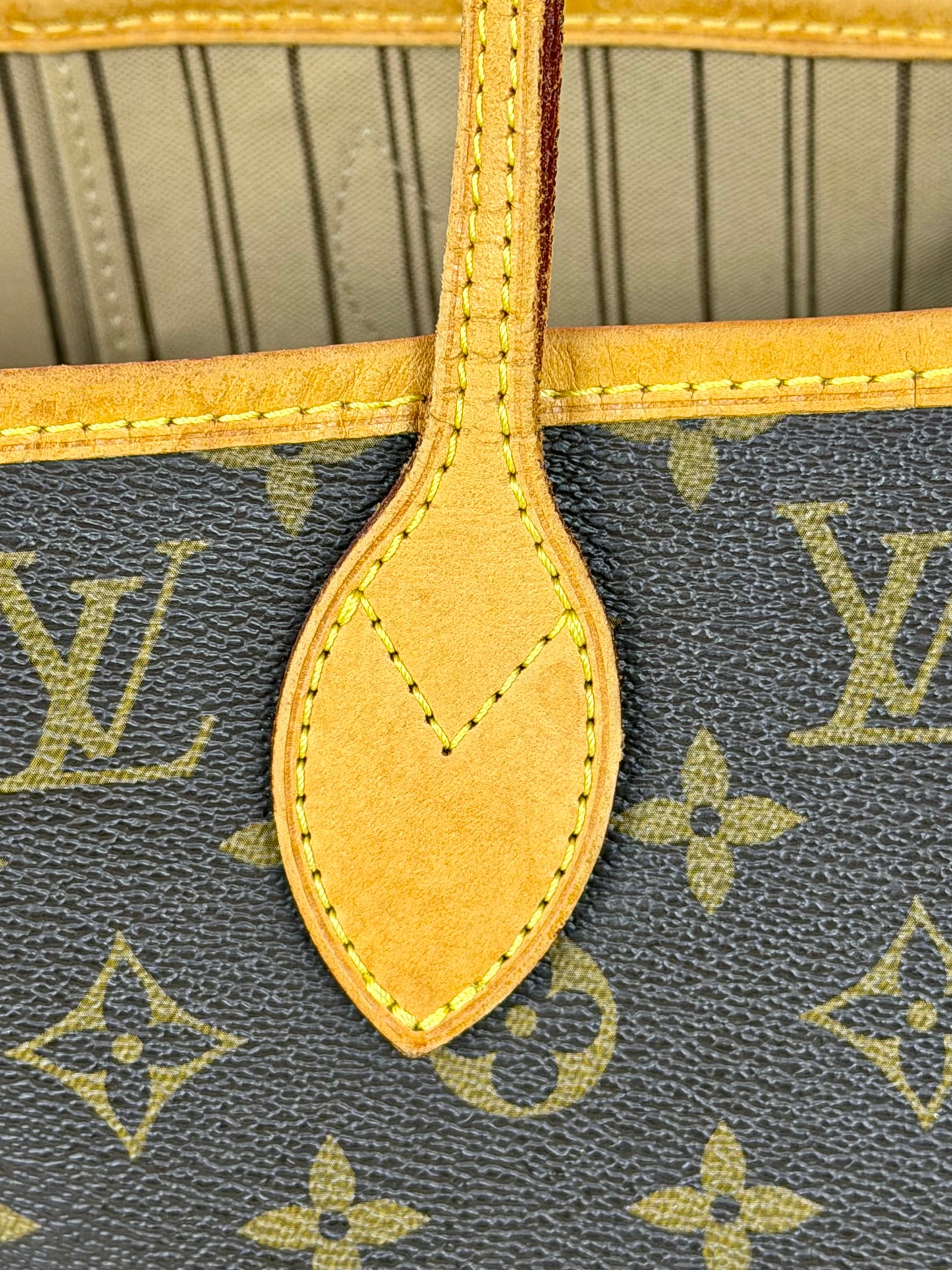 Neverfull MM in Monogram/Beige