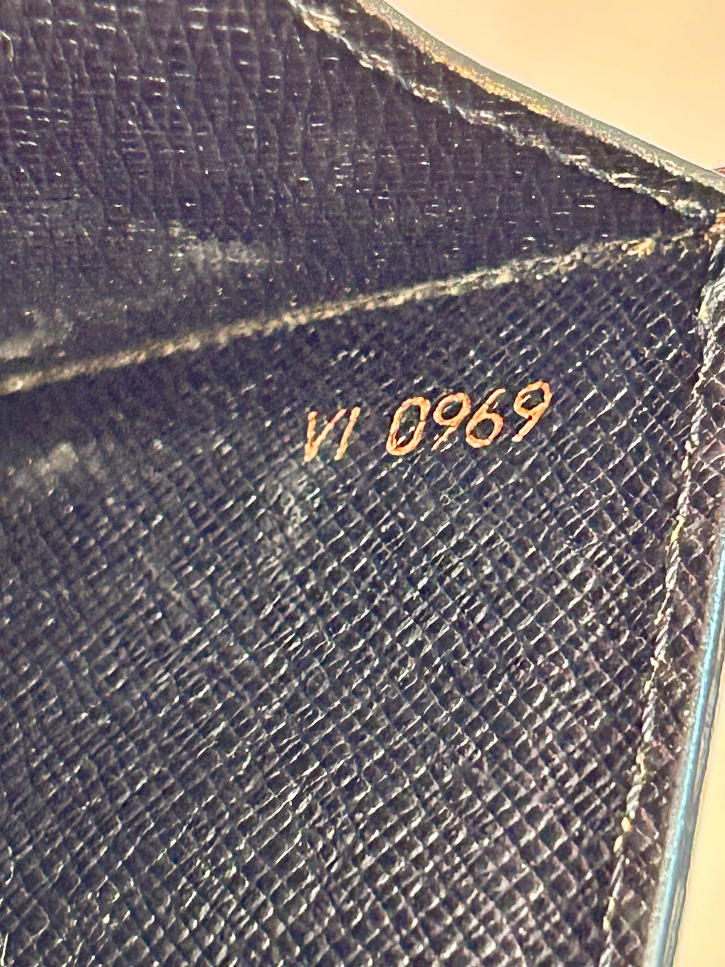 Louis Vuitton Dragonne Clutch – Black Epi Leather